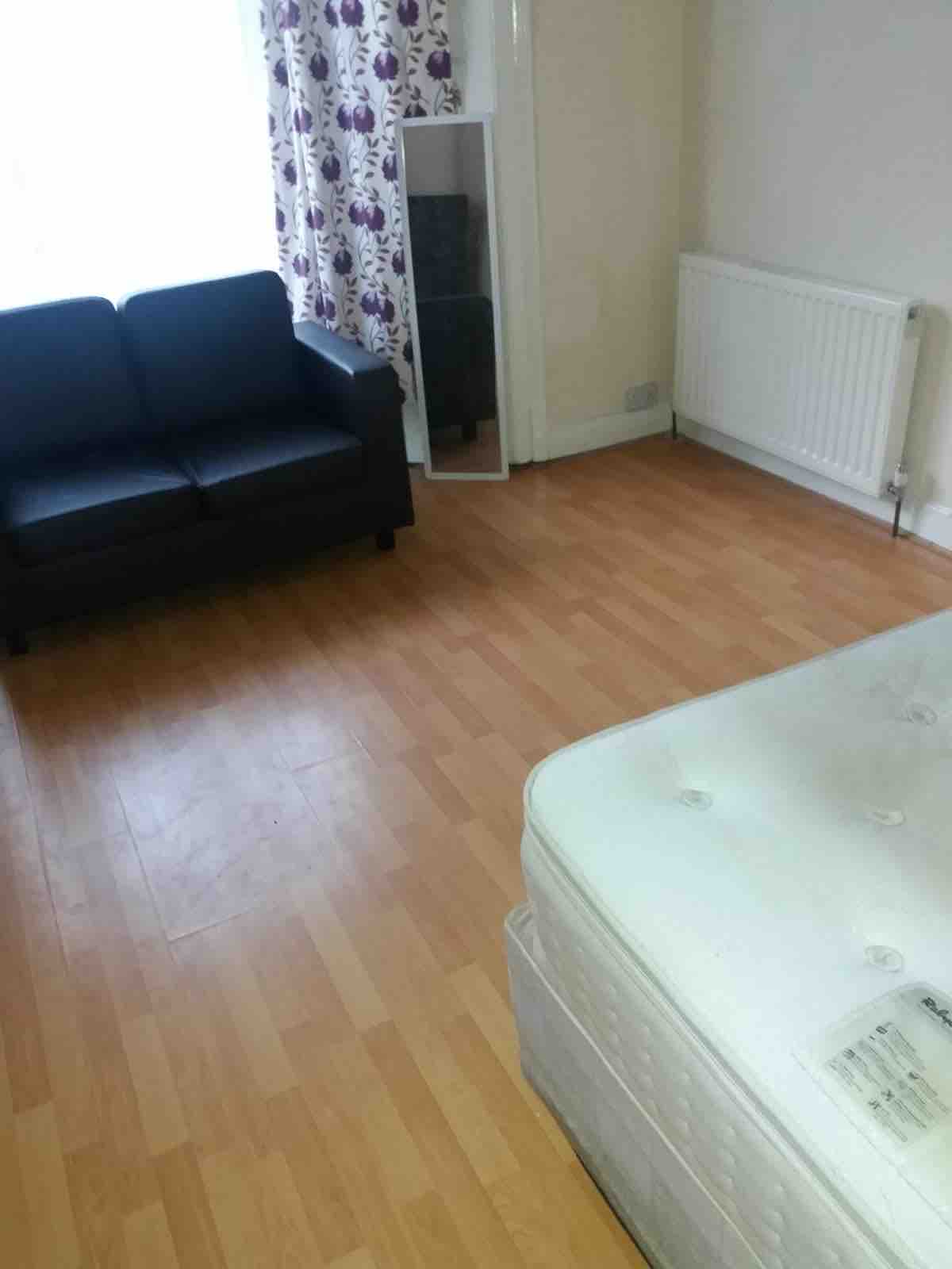  RoomsLocal image