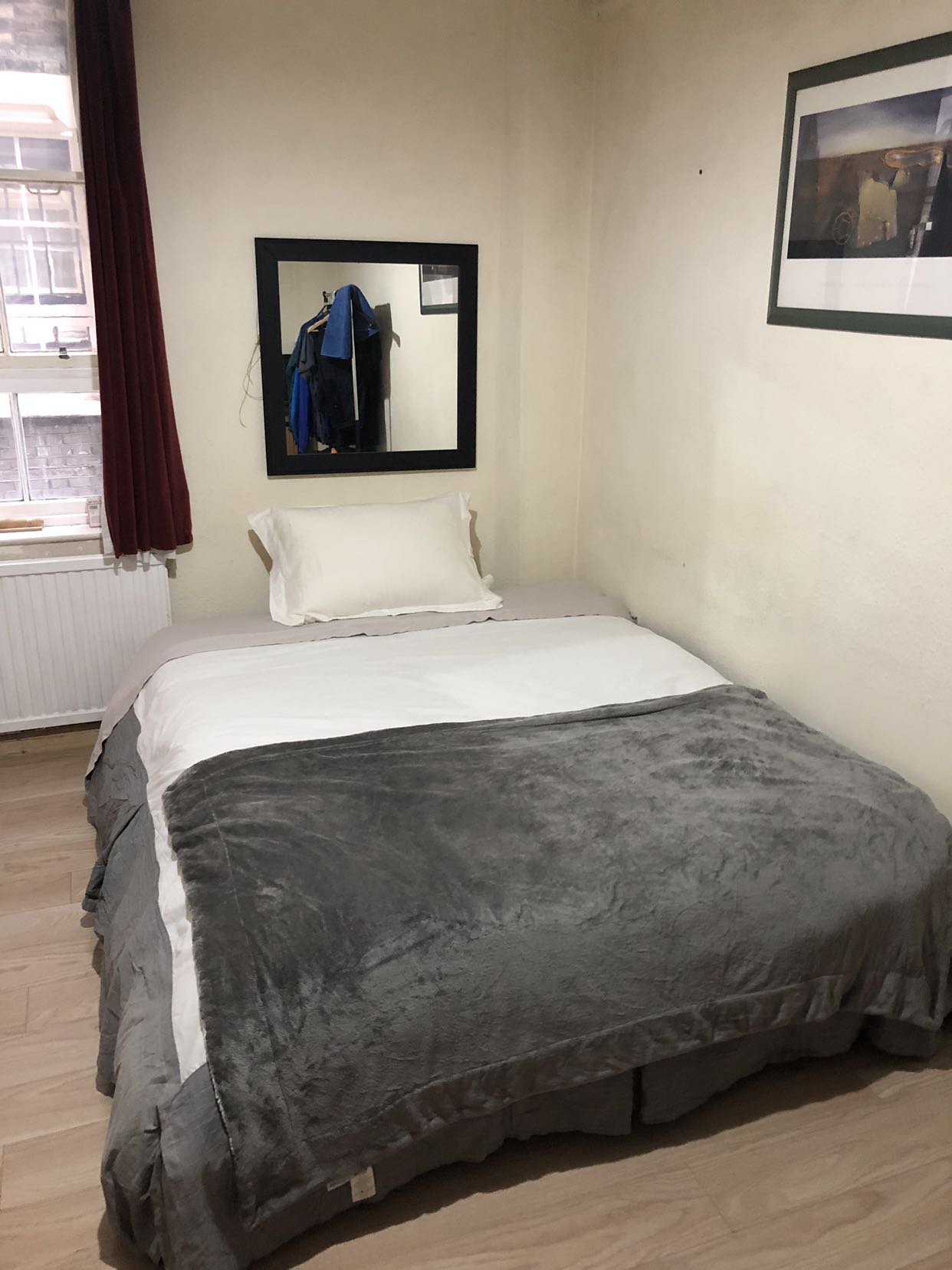 Large double Room Furnished London Victoria RoomsLocal image
