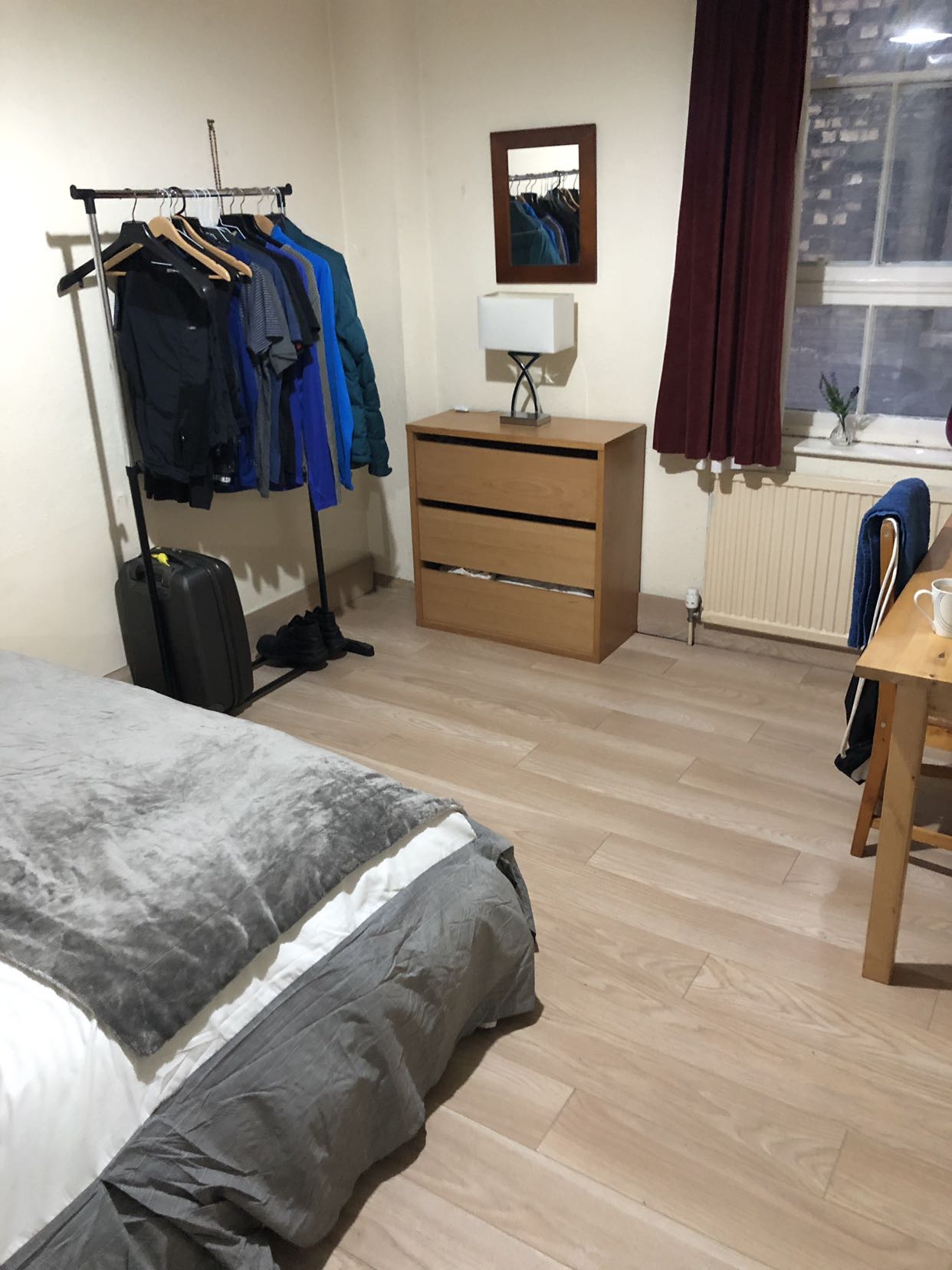 Large double Room Furnished London Victoria RoomsLocal image