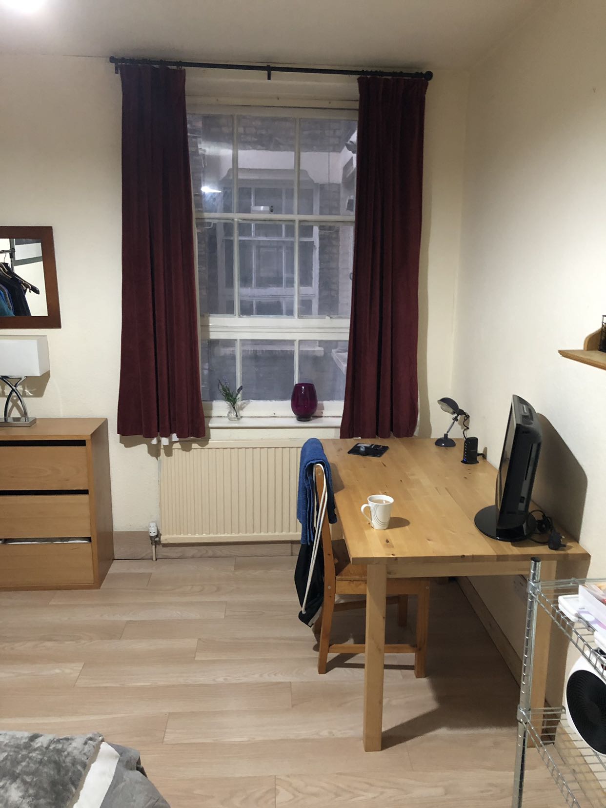 Large double Room Furnished London Victoria RoomsLocal image