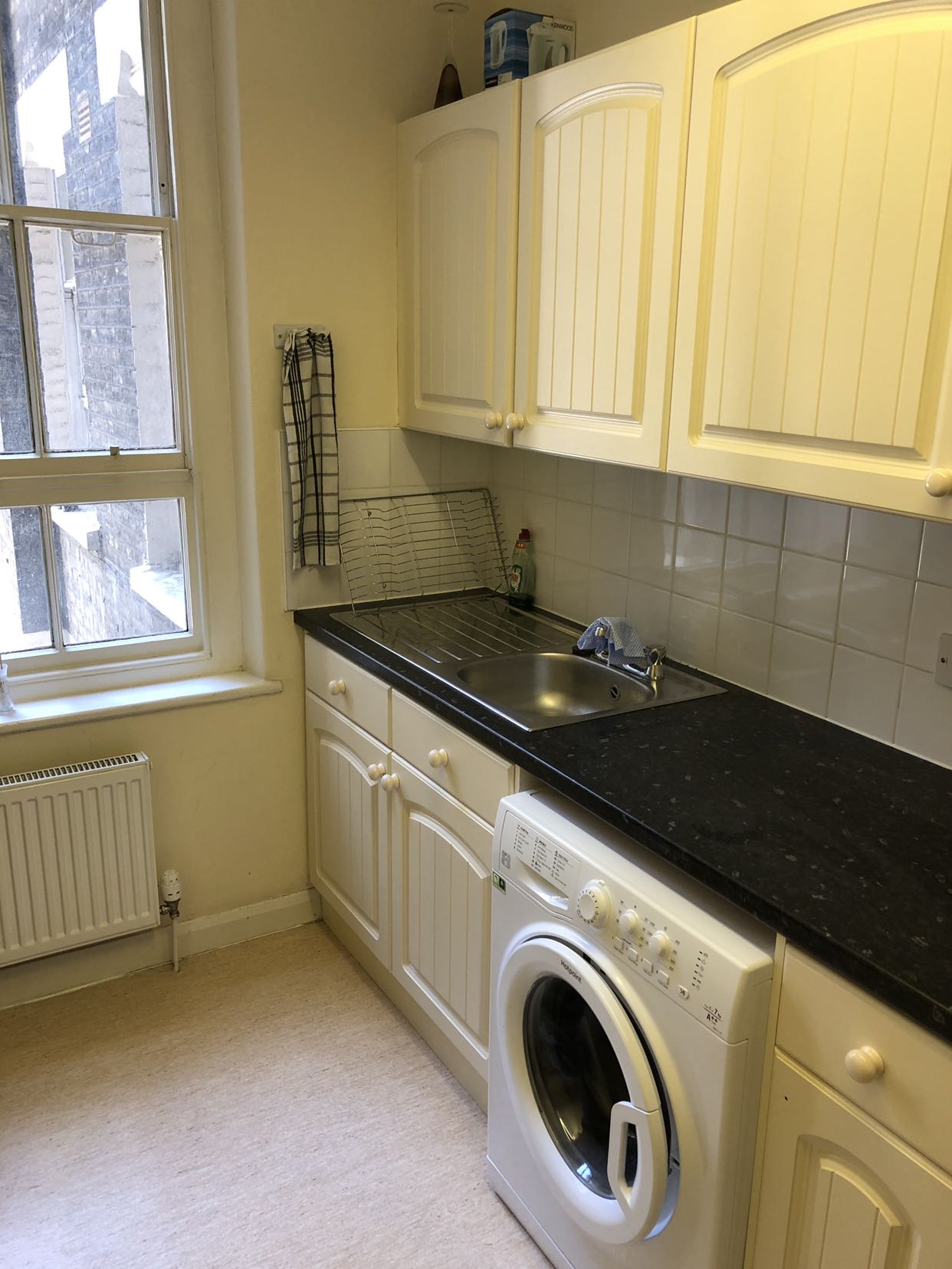 Large double Room Furnished London Victoria RoomsLocal image
