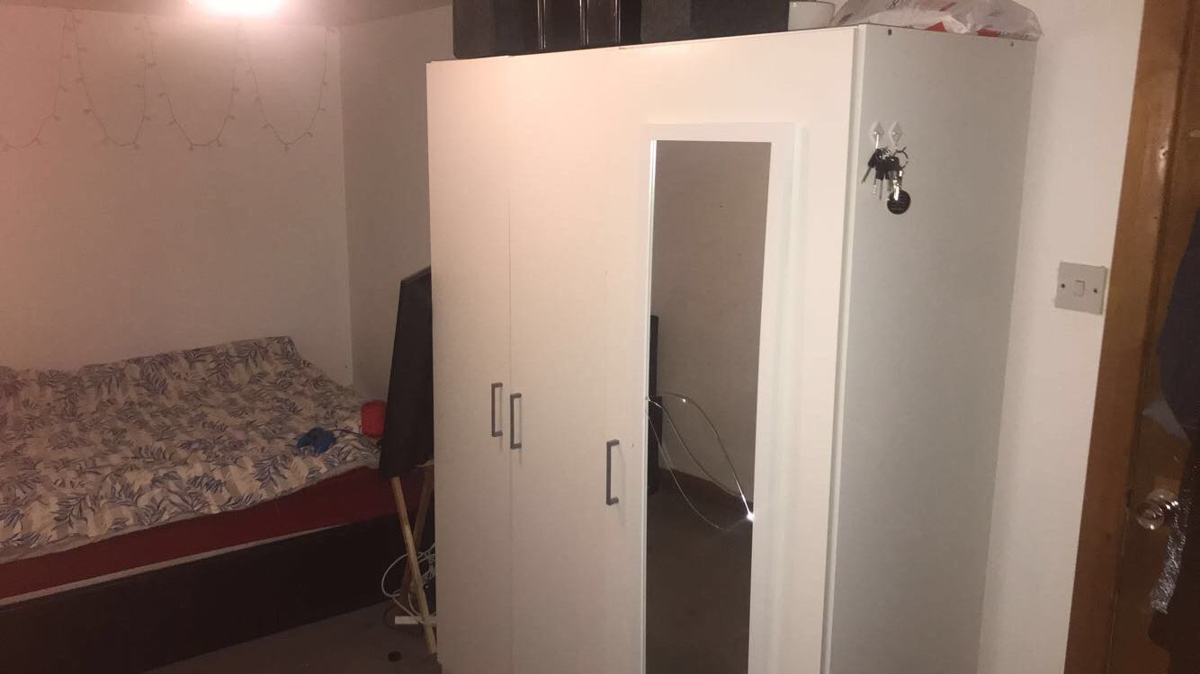 Double Bedroom, New Malden RoomsLocal image