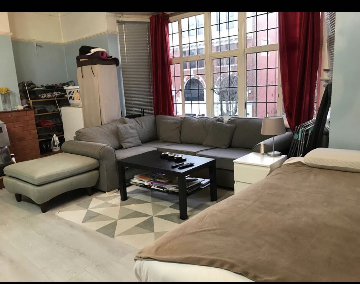Property in Hove, BN3 1RD RoomsLocal image