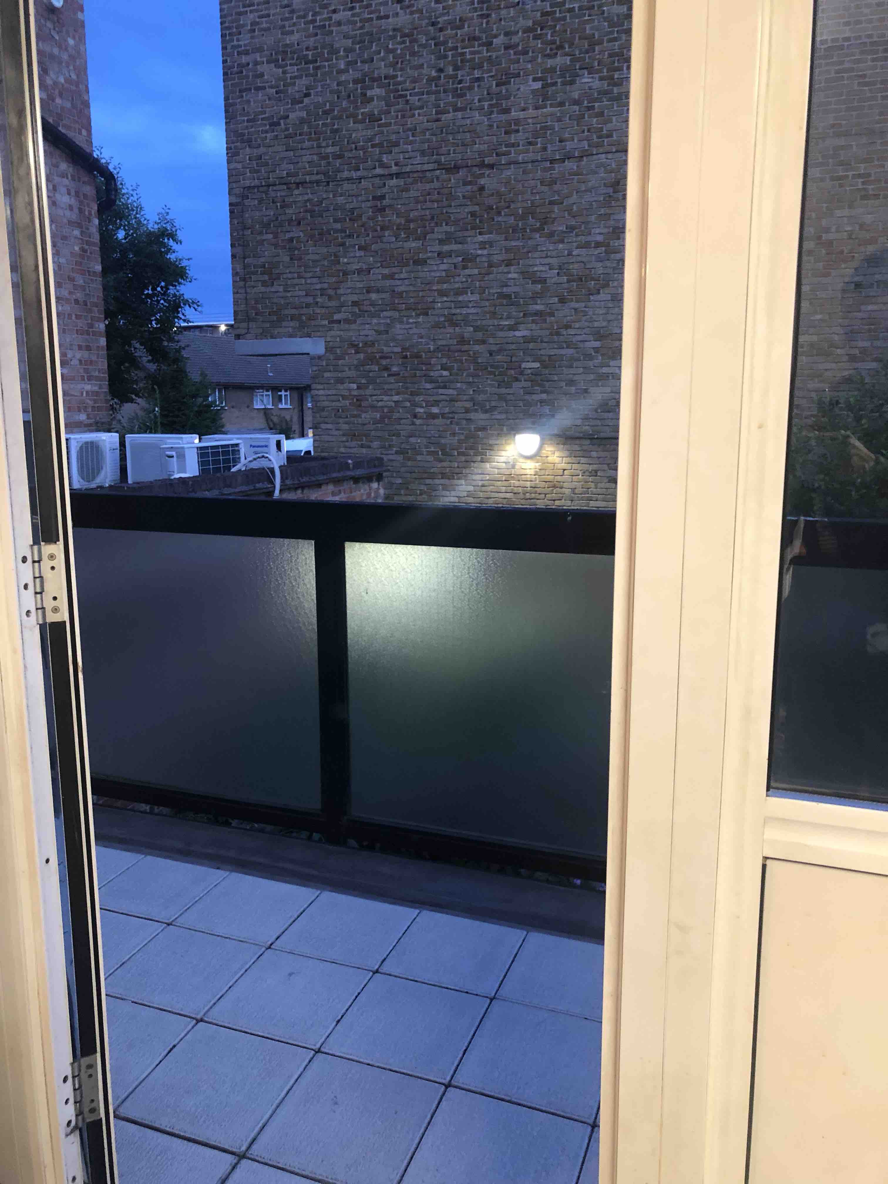 **Spacious Double Room 4 Rent (Whitechapel/ Stepney E1)** RoomsLocal image
