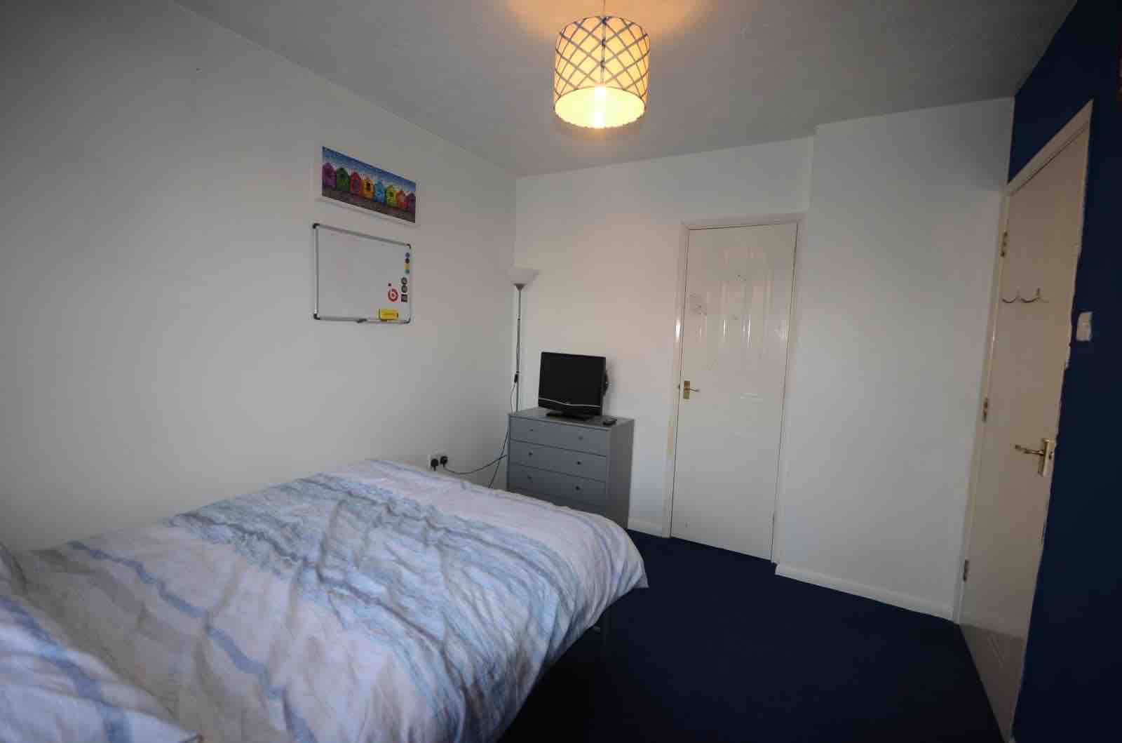 1 room in Berkshire, SL1 5UP RoomsLocal image
