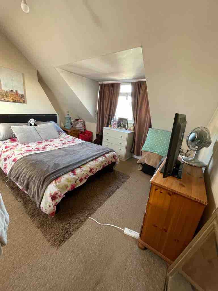 1 room in Henley-on-Thames, RG91SD RoomsLocal image