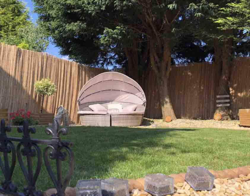 2 Double bedrooms to Let in House Share