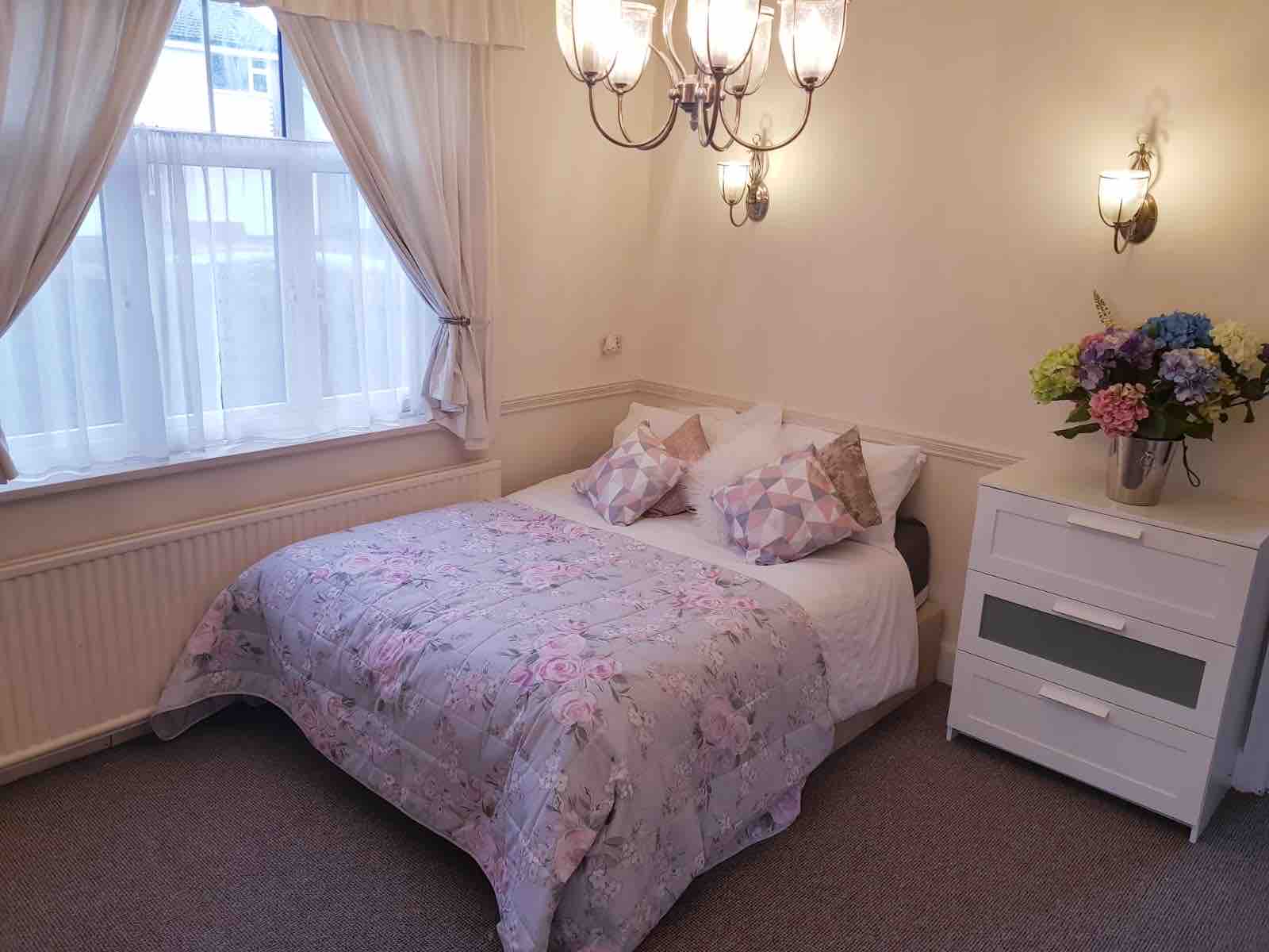 4 bedroom detached, Neston RoomsLocal image