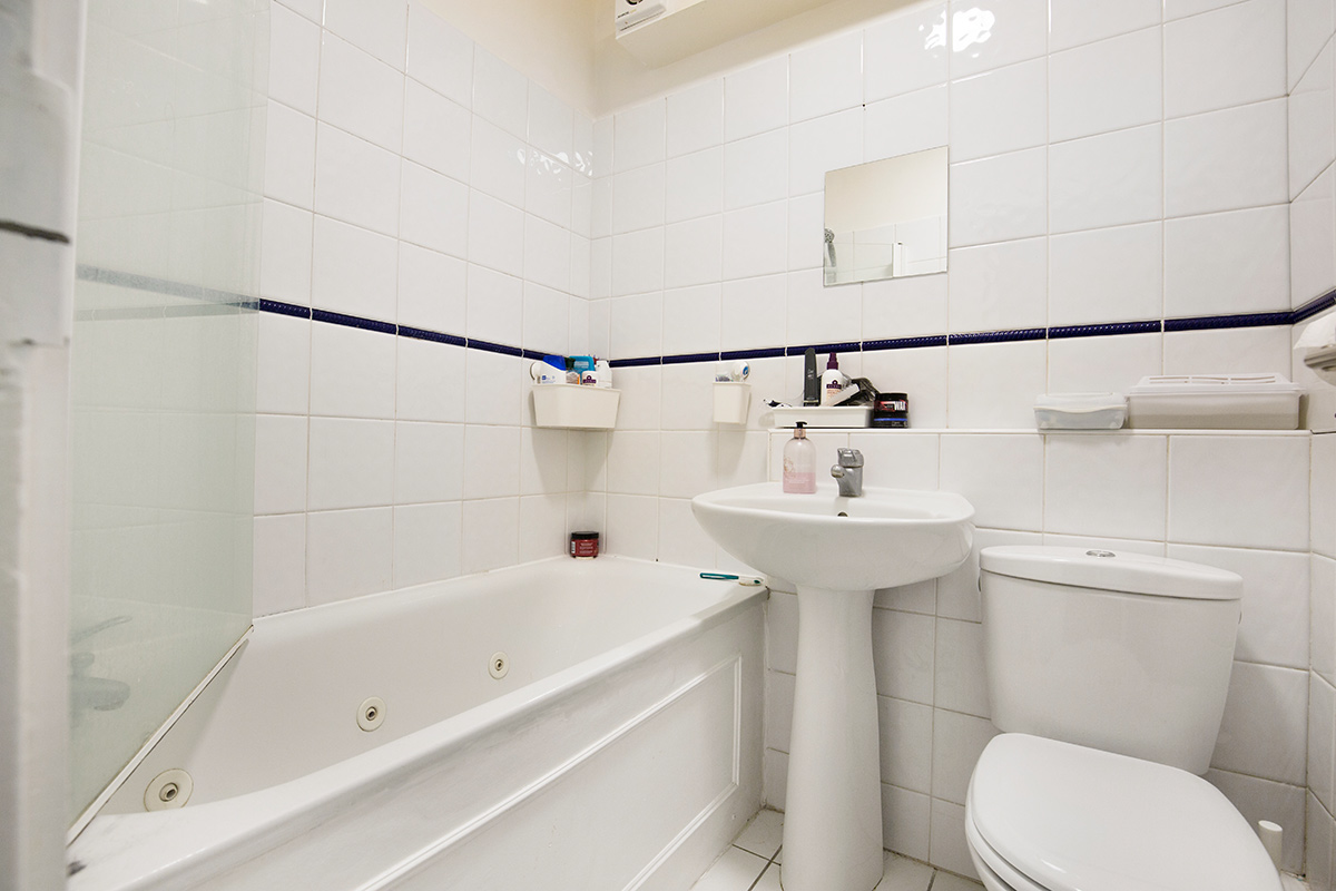 lovely spacious studio in Richmond RoomsLocal image