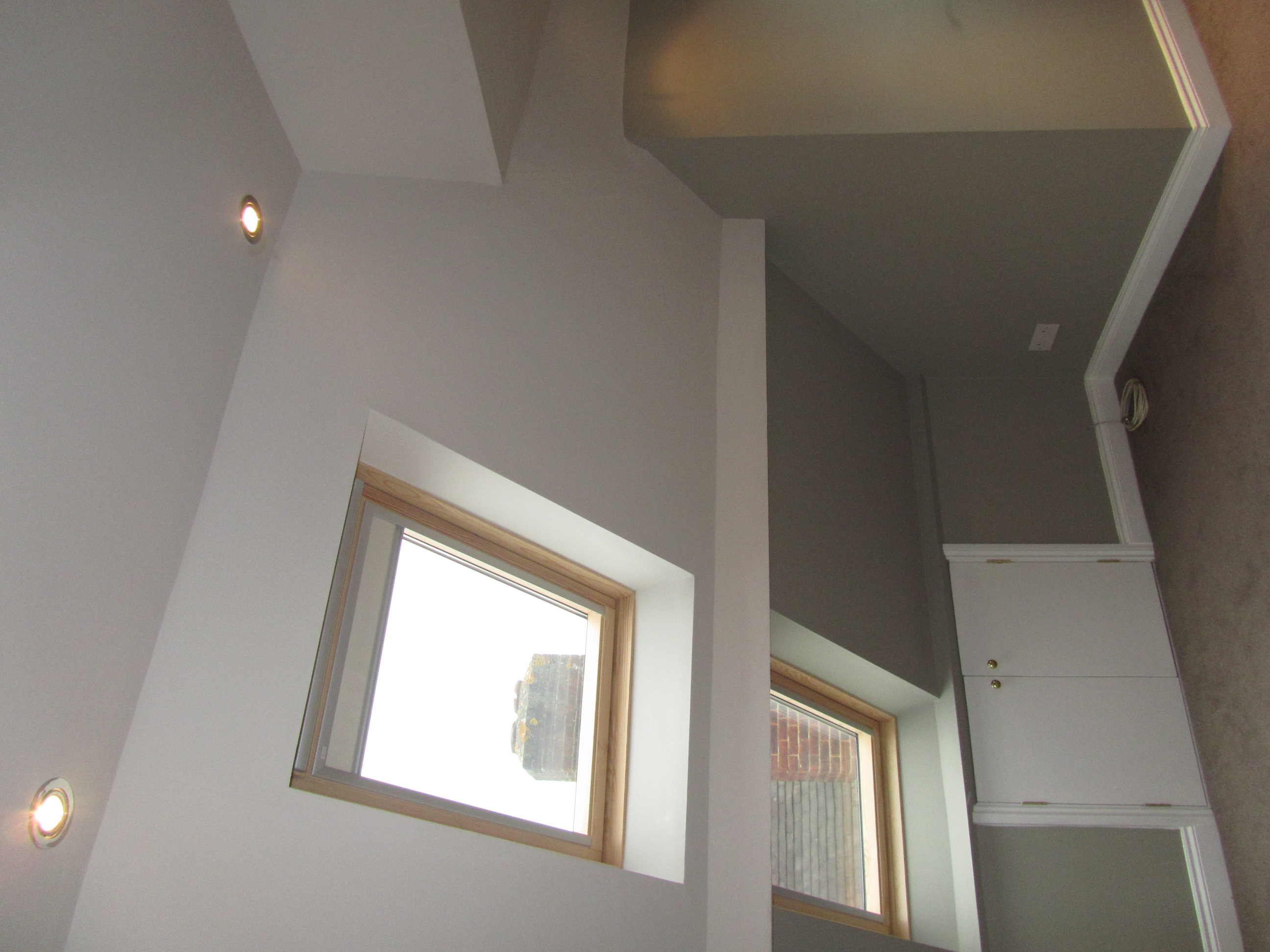 Beautiful En-Suite Room, 5 minutes walk from wimbledon station RoomsLocal image
