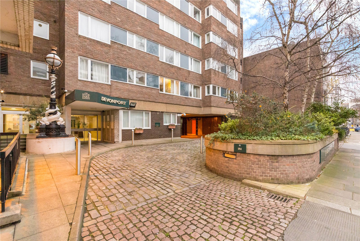 2 rooms available in this apartment RoomsLocal image