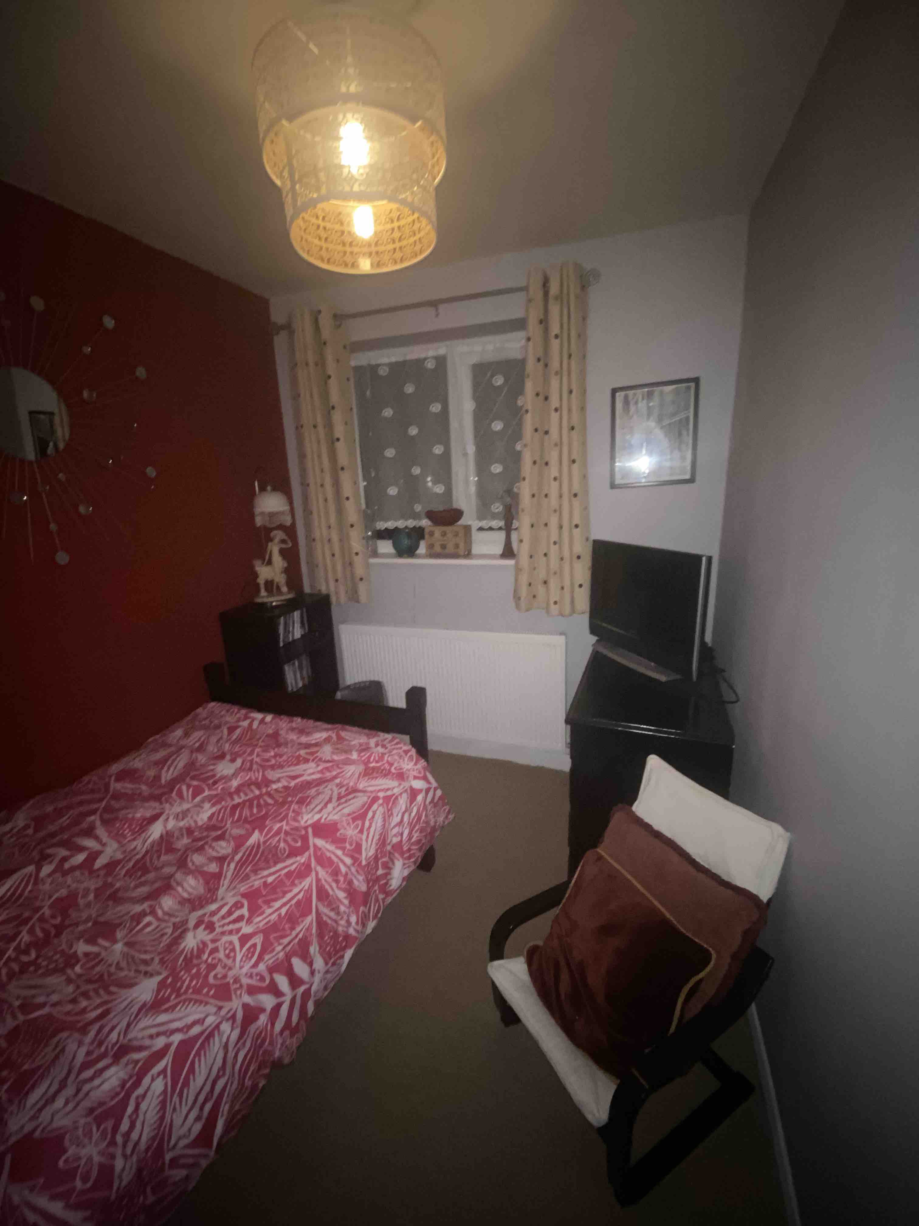 Room to Rent RoomsLocal image