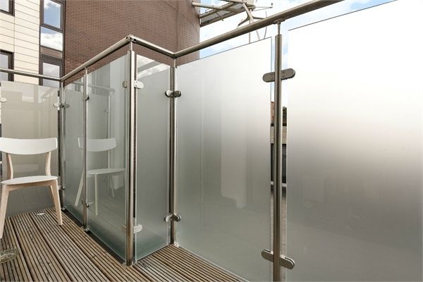 En-suite in 2 bed flat to rent RoomsLocal image