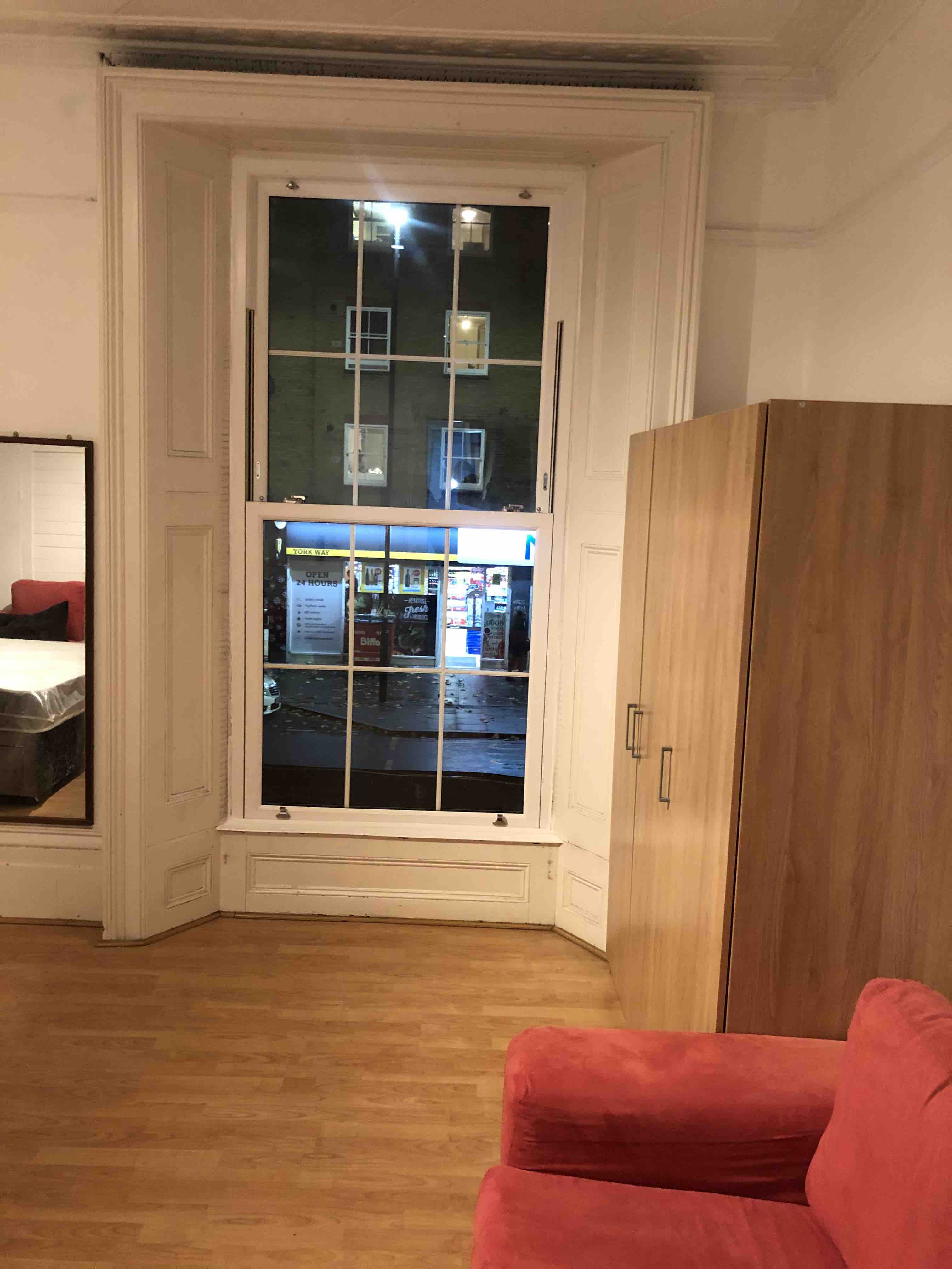  RoomsLocal image