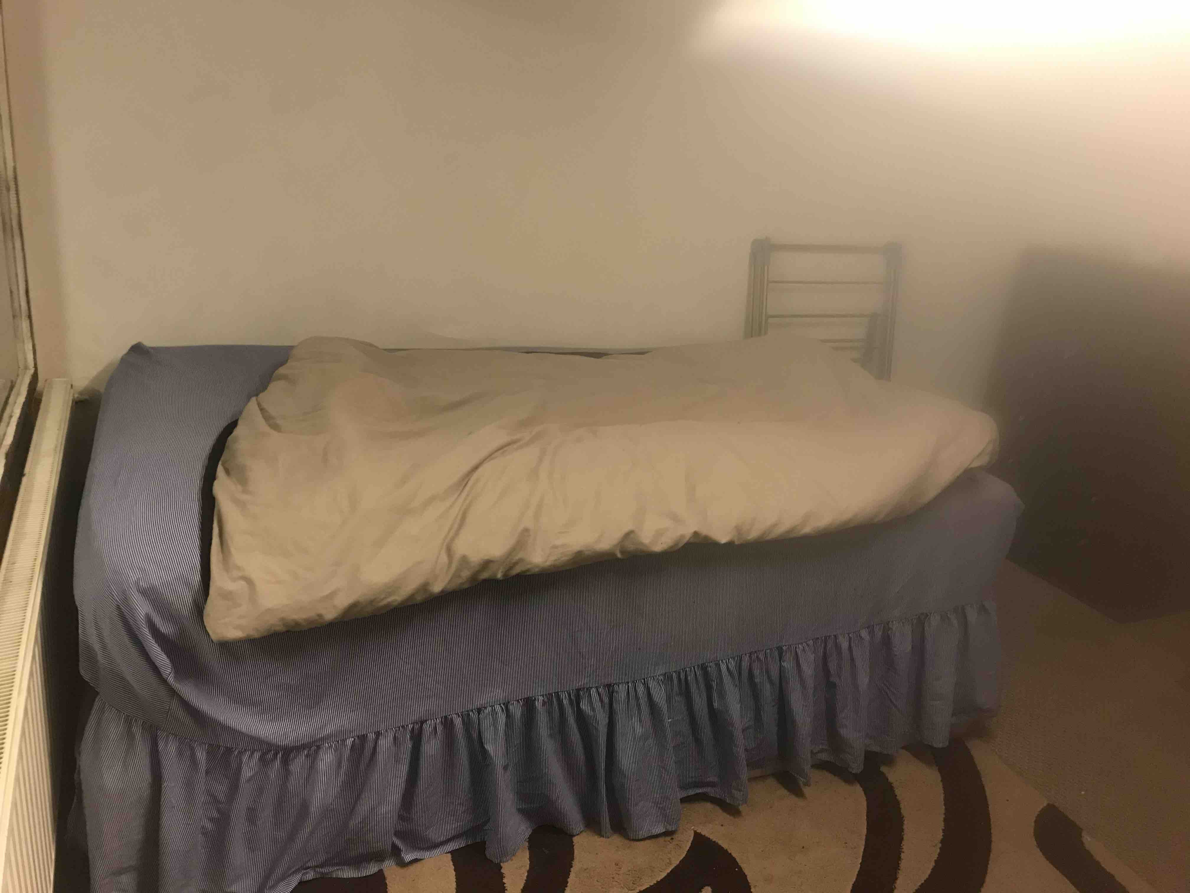double room large No bills, London RoomsLocal image
