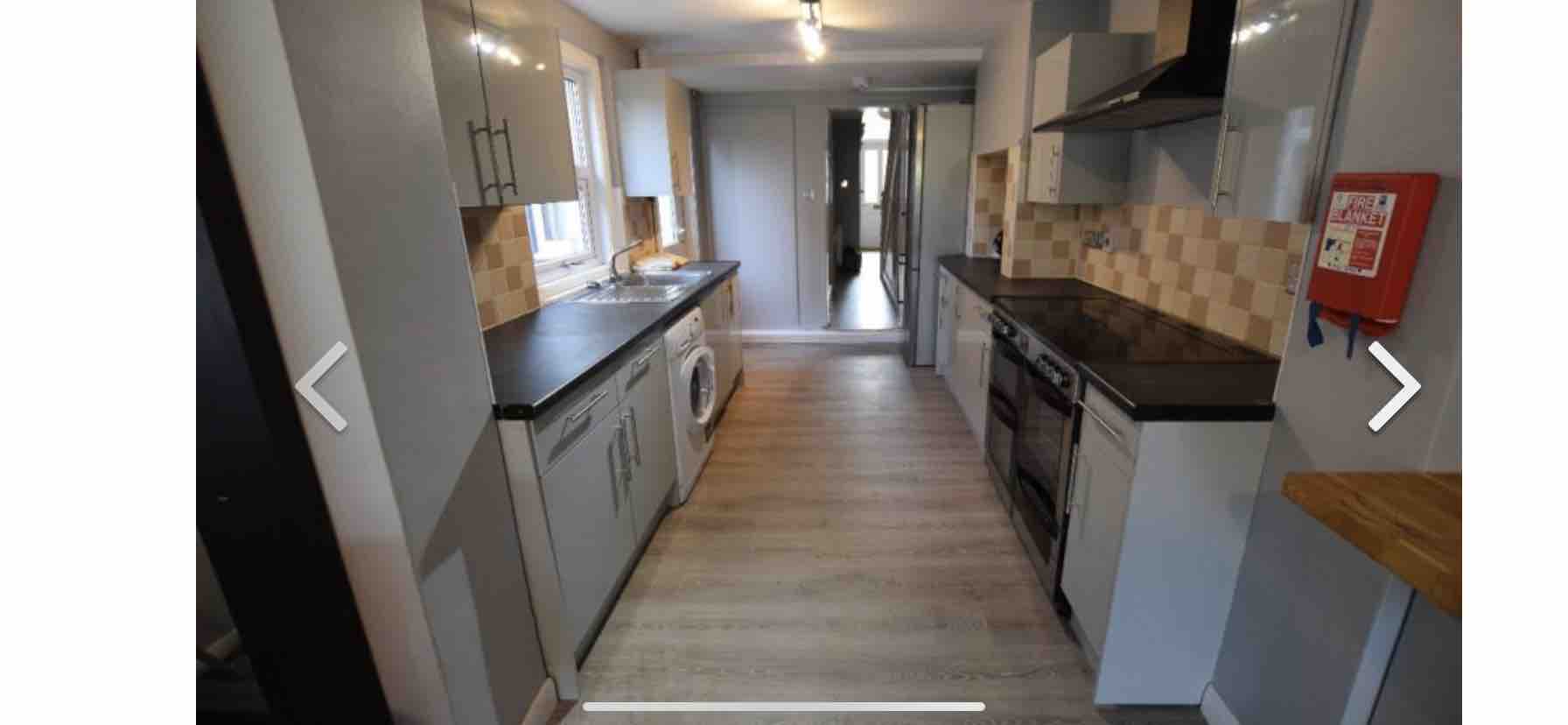 1 available room RoomsLocal image