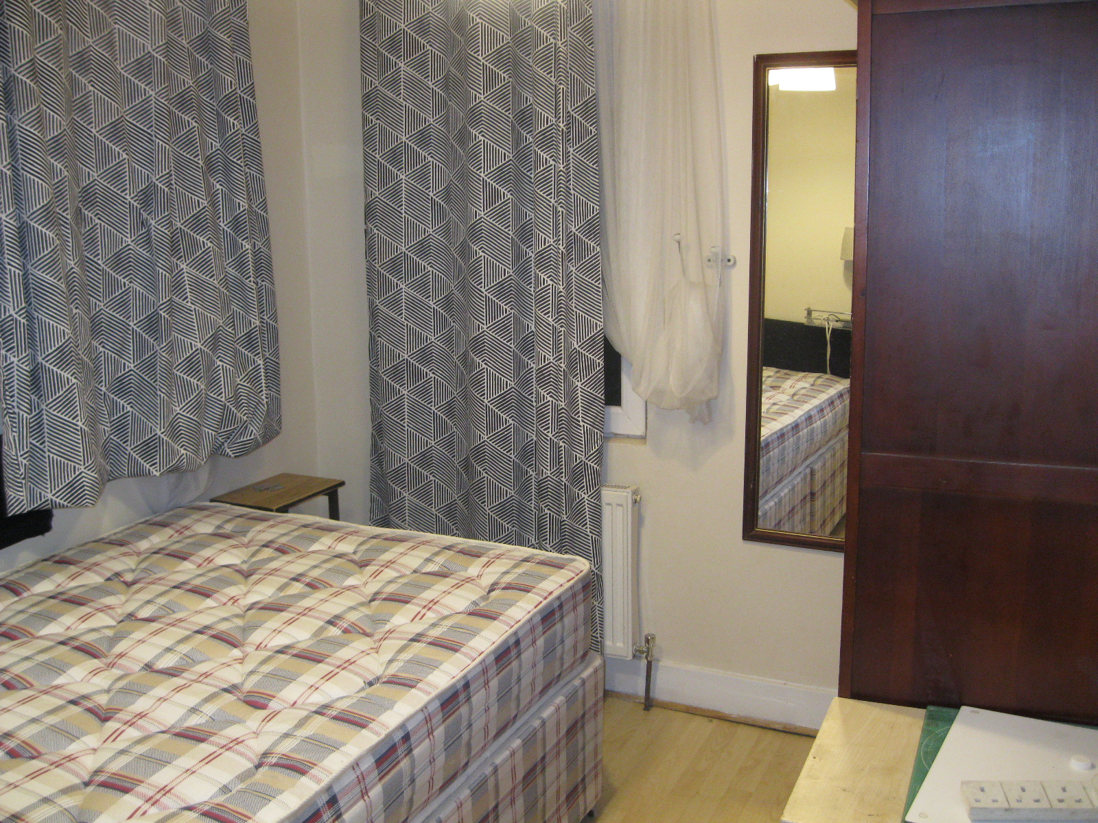 single room in Ellesmere road, Chiswick RoomsLocal image