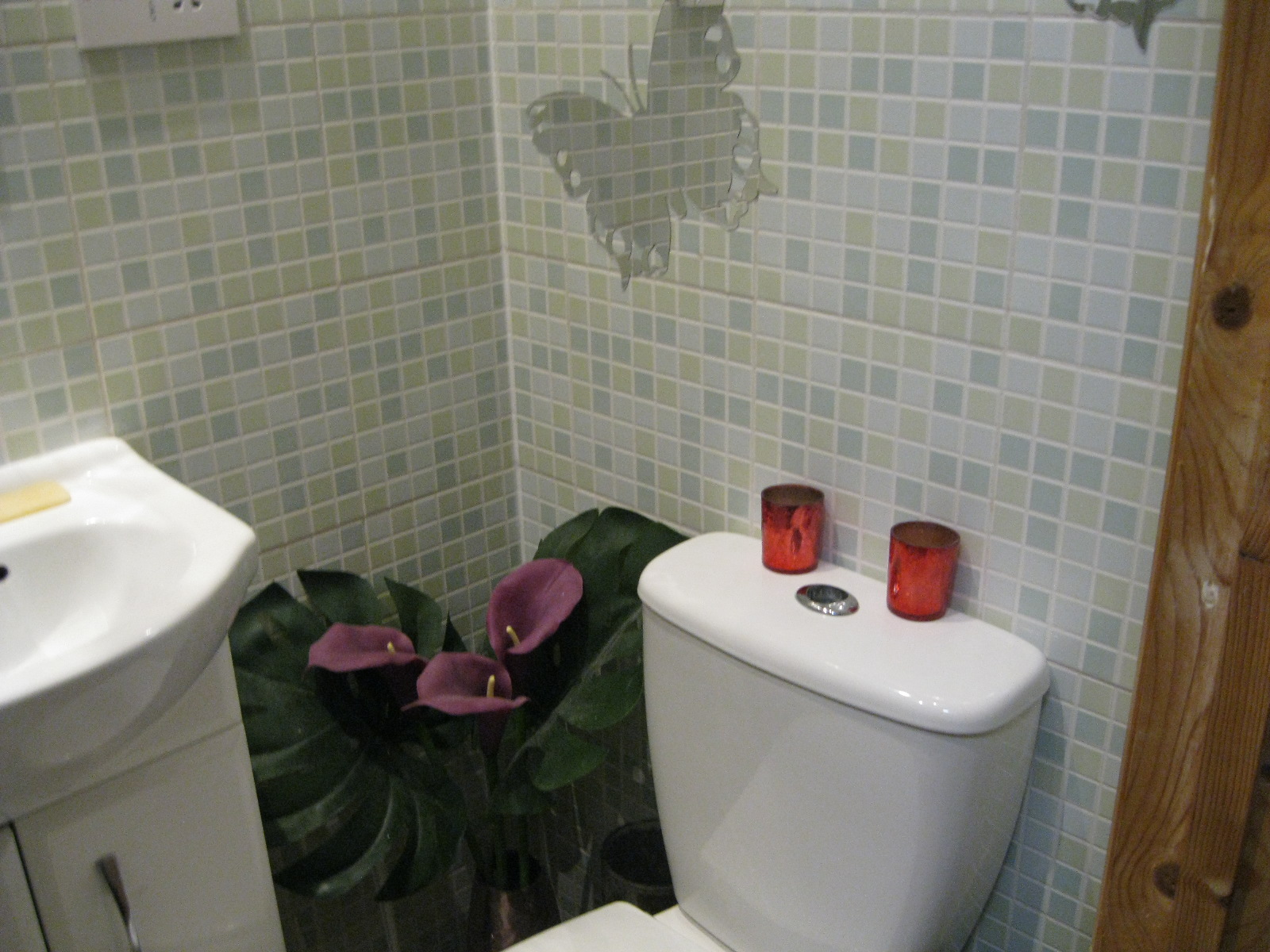 single room in Ellesmere road, Chiswick RoomsLocal image