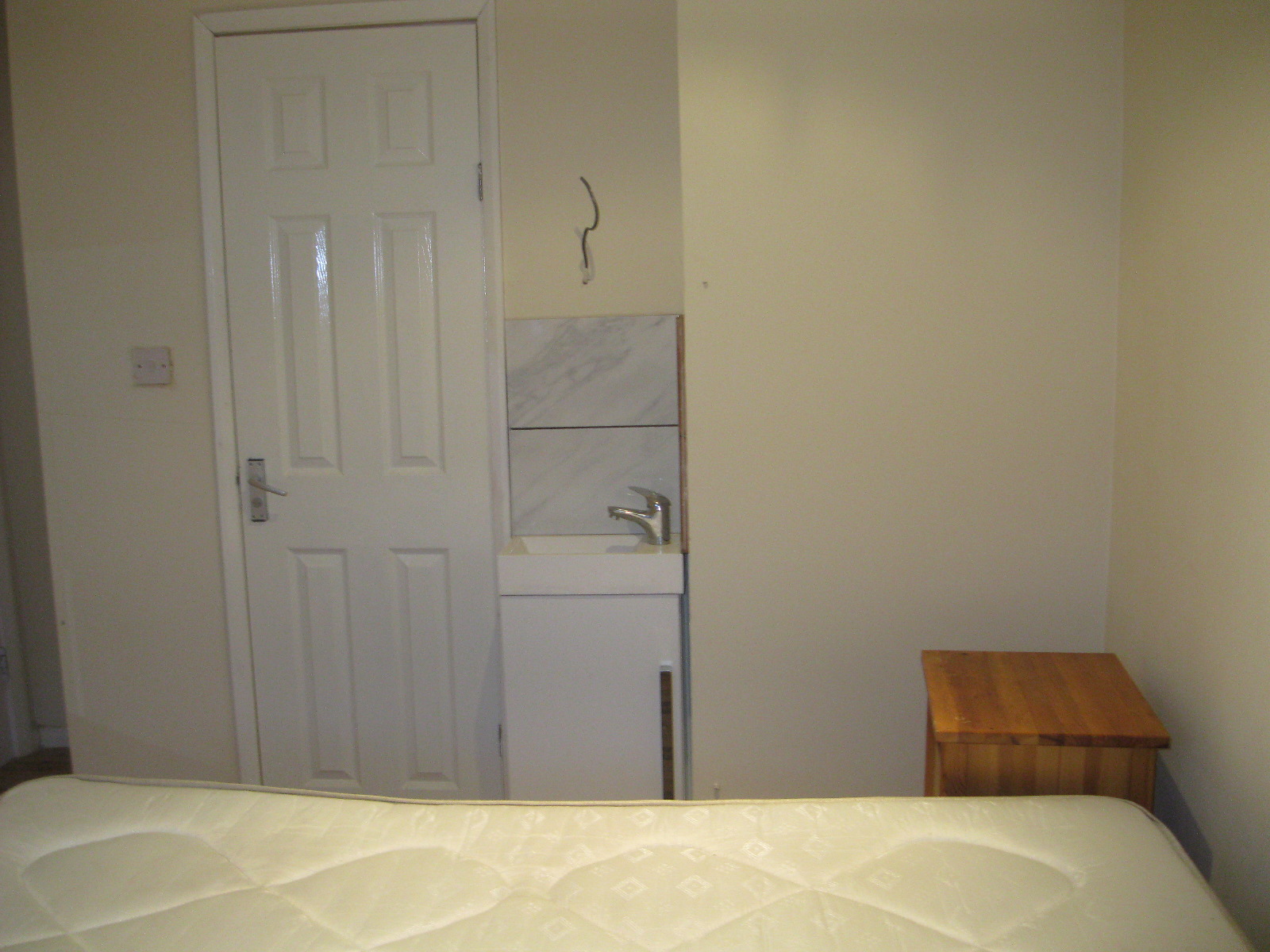 double room with own bathroom RoomsLocal image