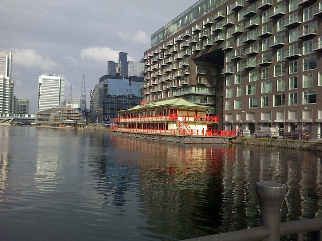 VERY NICE LARGE DOUBLE ROOM IN DOCKLANDS ALL INLC RoomsLocal image