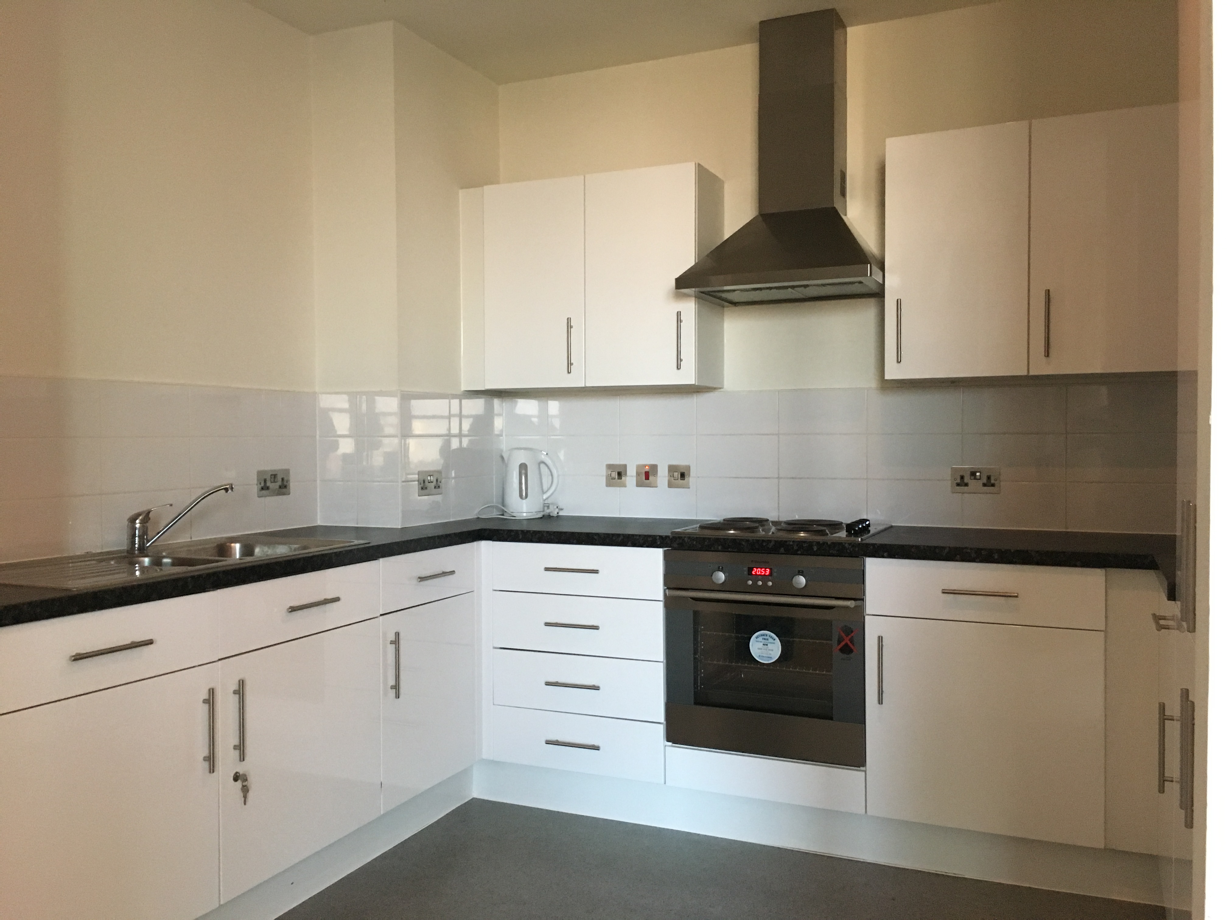 VERY NICE LARGE DOUBLE ROOM IN DOCKLANDS ALL INLC RoomsLocal image
