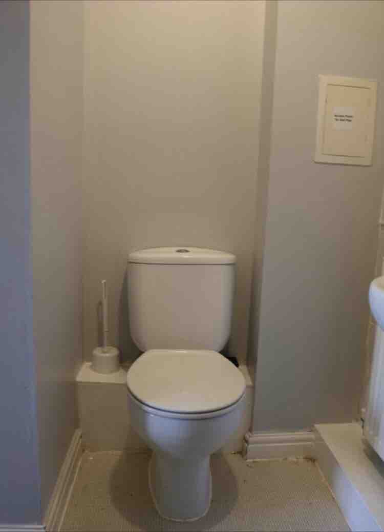 Double Ensuite -professional female/couple RoomsLocal image