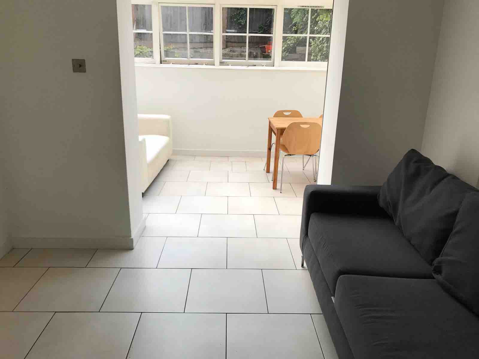 2 Bedrooms available RoomsLocal image