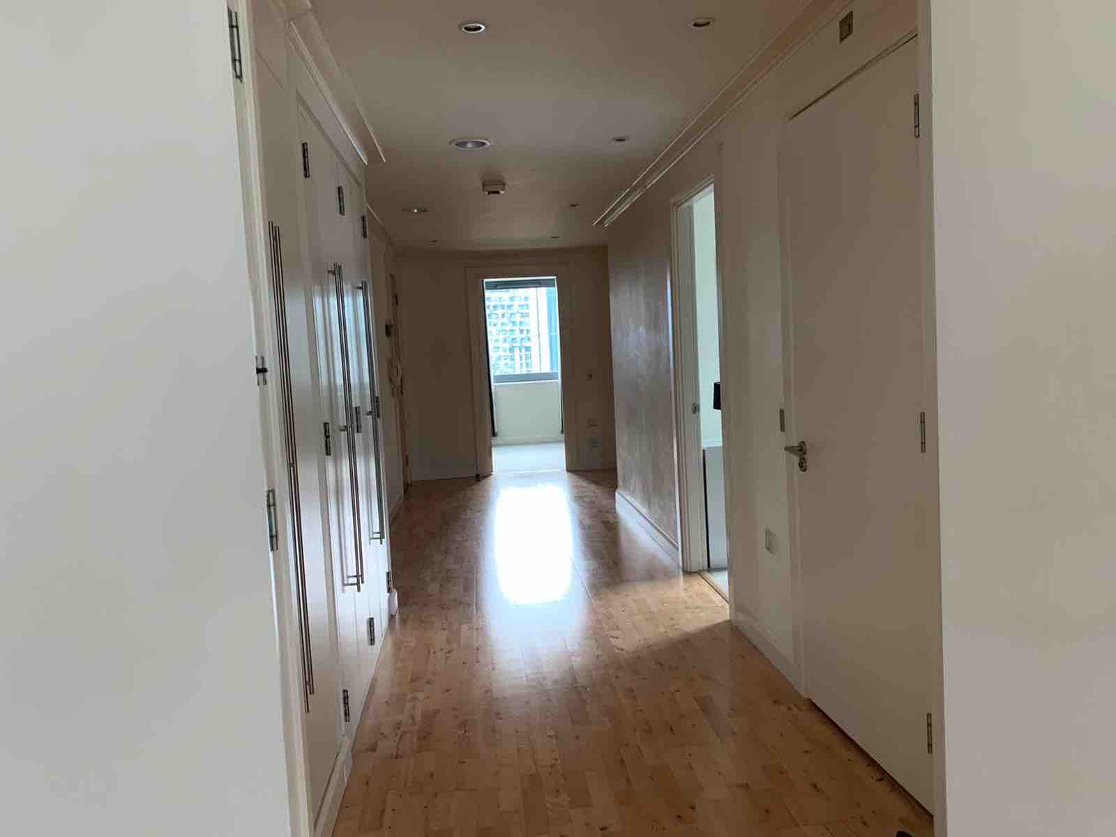 Spacious en-suite available in a modern 2BHK in Canary Wharf RoomsLocal image