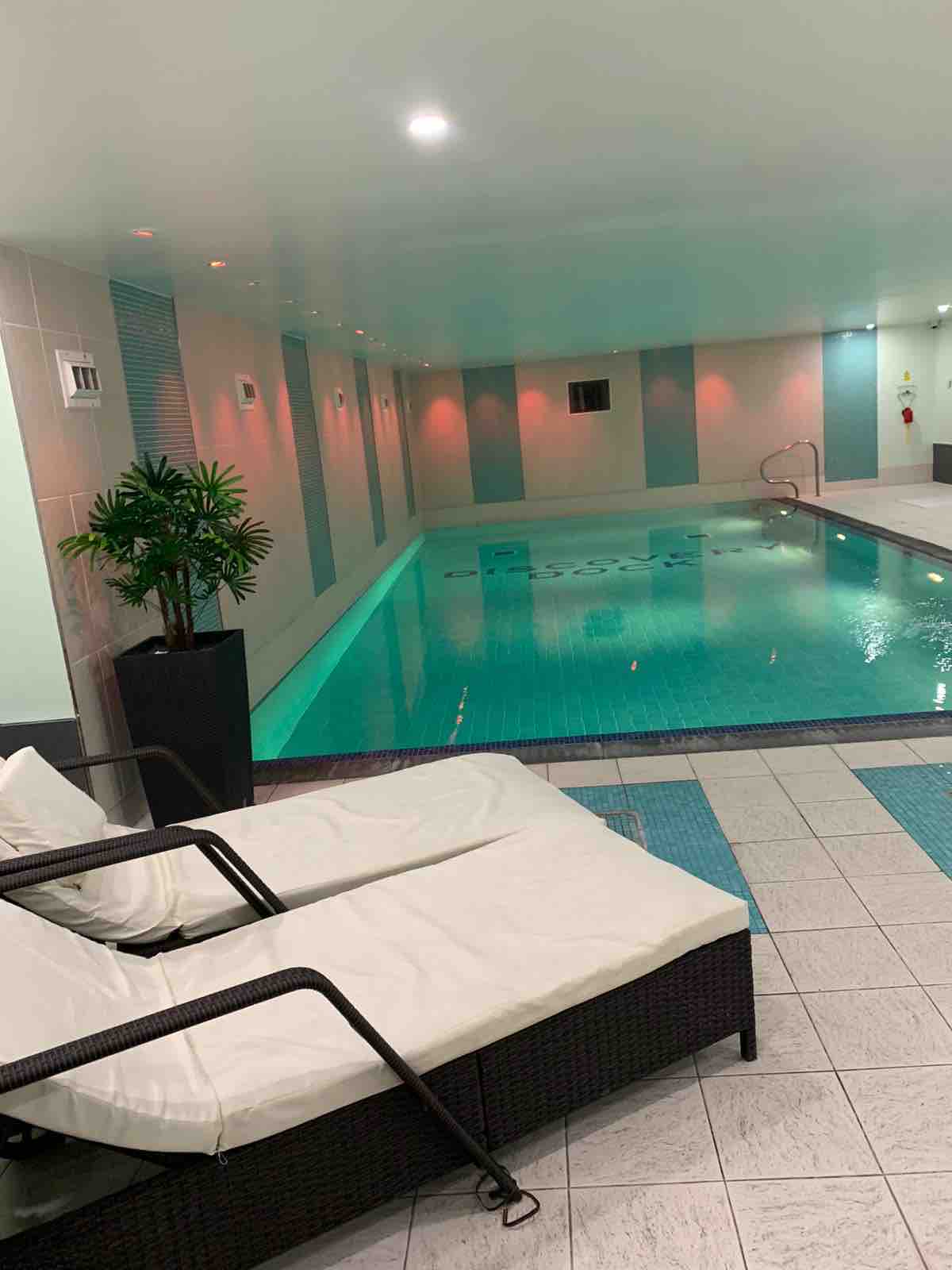 Spacious en-suite available in a modern 2BHK in Canary Wharf RoomsLocal image