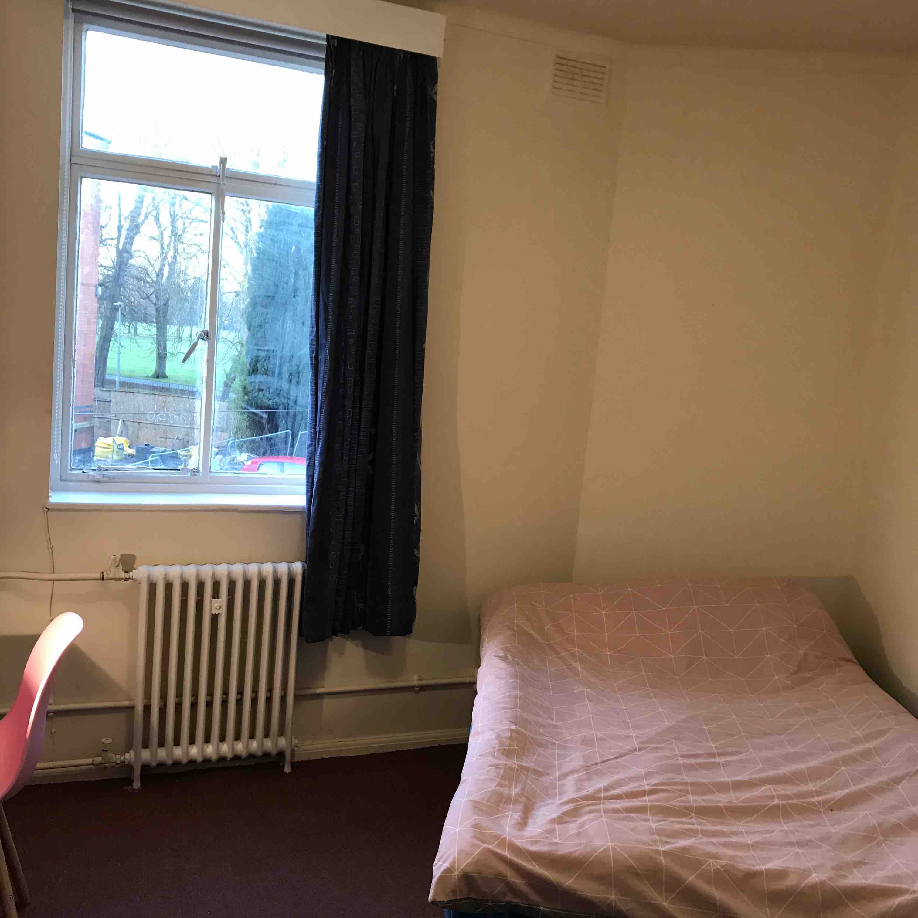 Furnished Room for rent RoomsLocal image