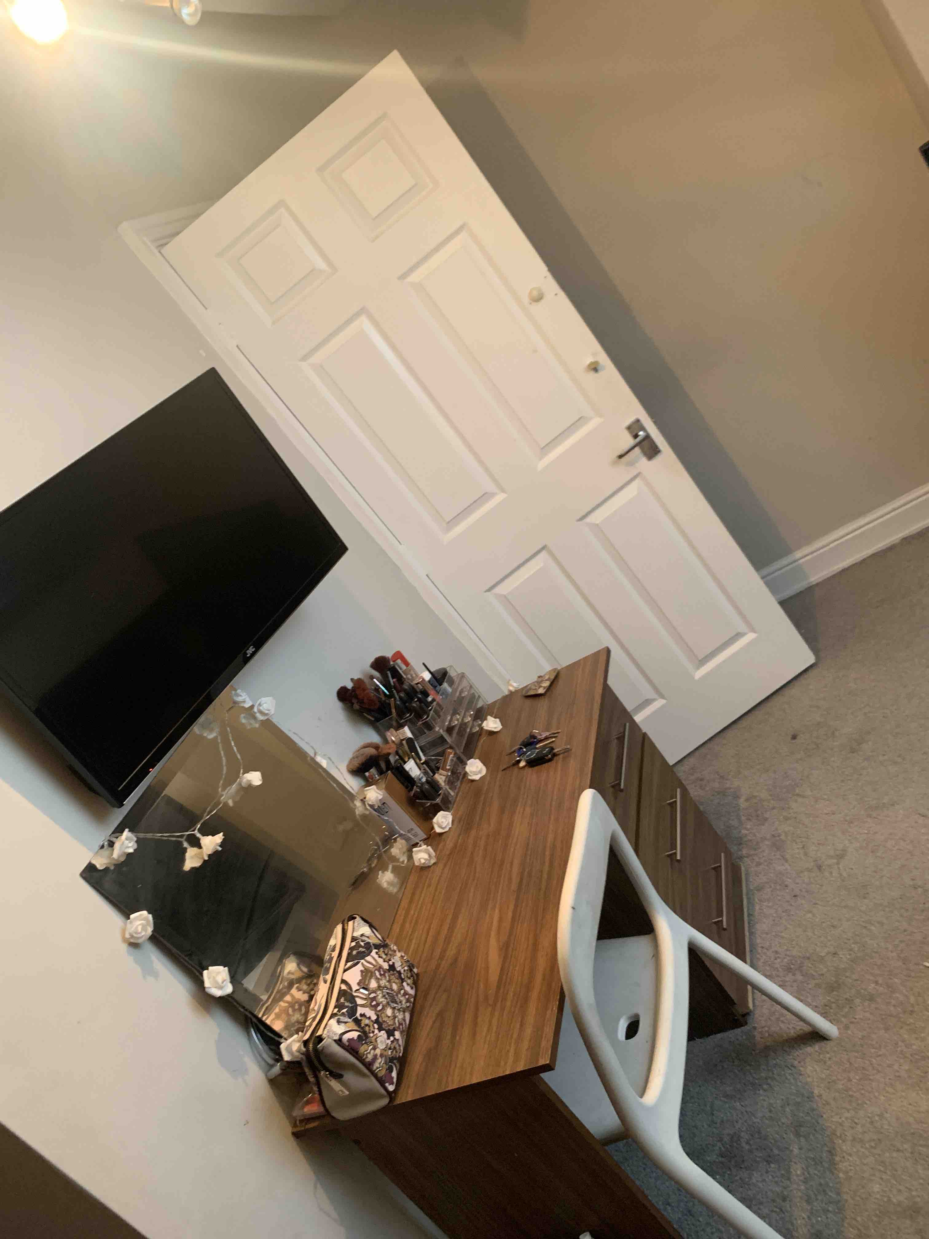1 bedroom RoomsLocal image