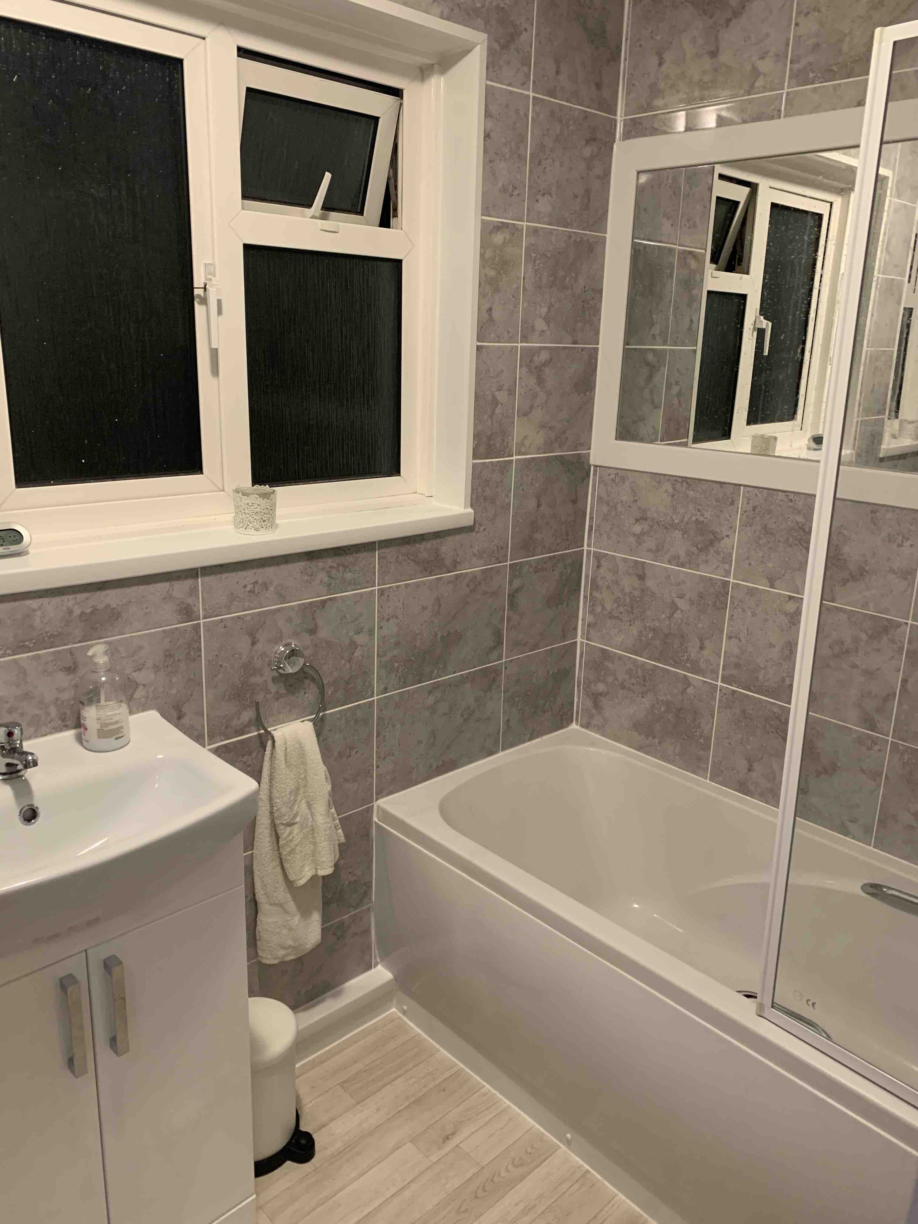1 habitación en Crawley, RH11 7JG RoomsLocal image