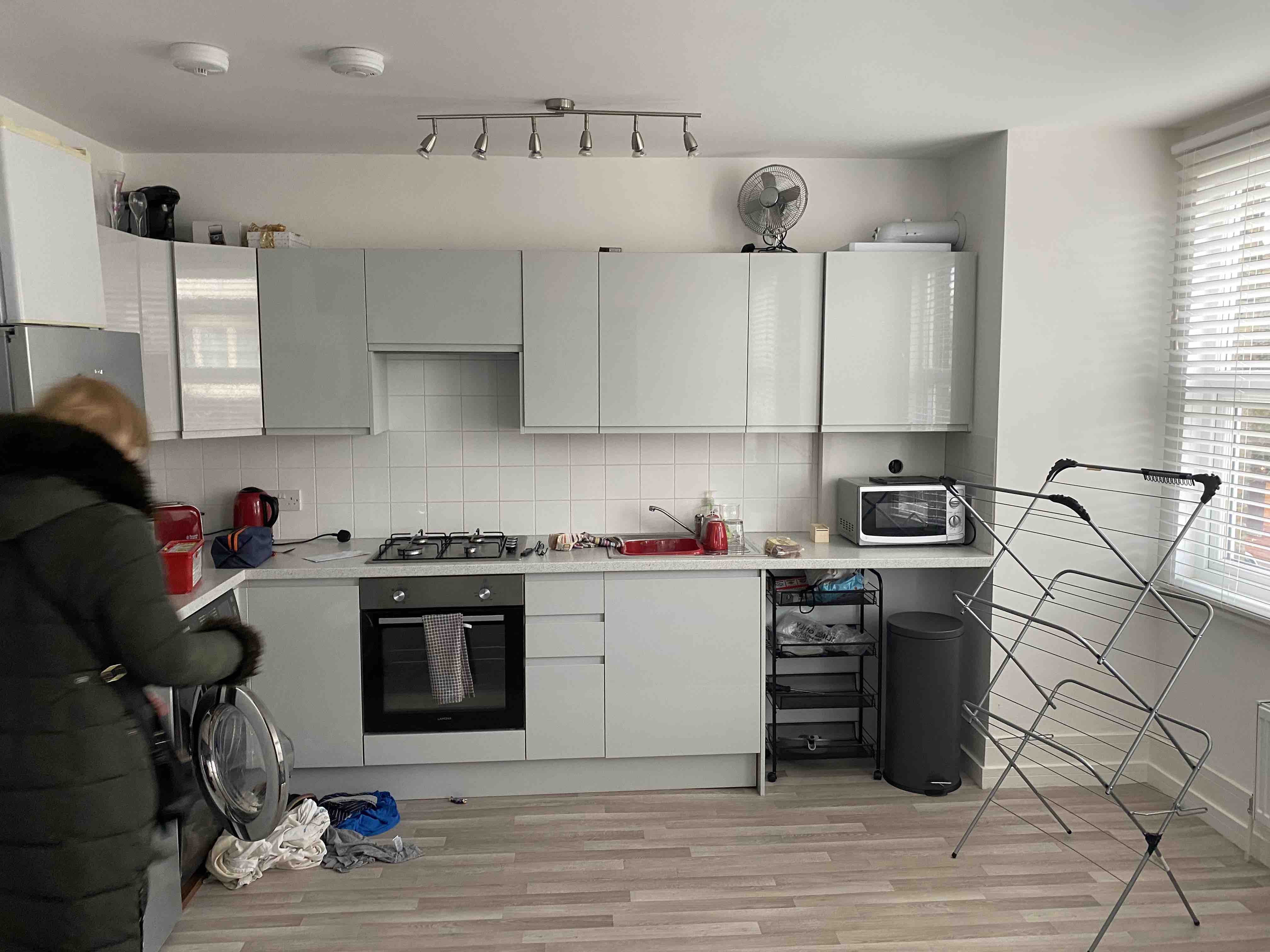 2 bed flatshare w.13, London RoomsLocal image