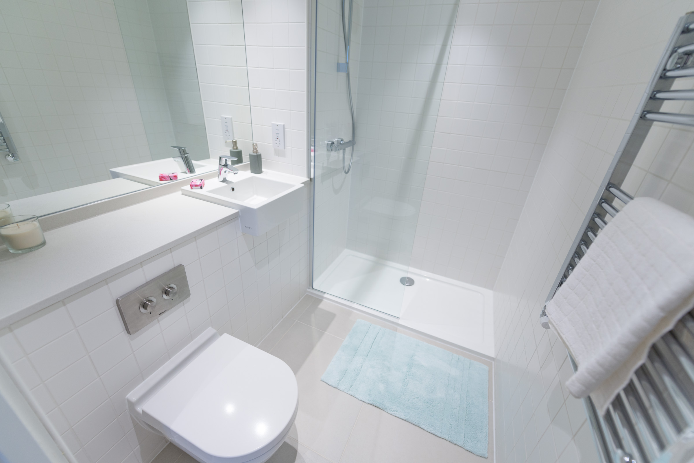 Cozy Double bedroom for rent in a two bed apartment RoomsLocal image