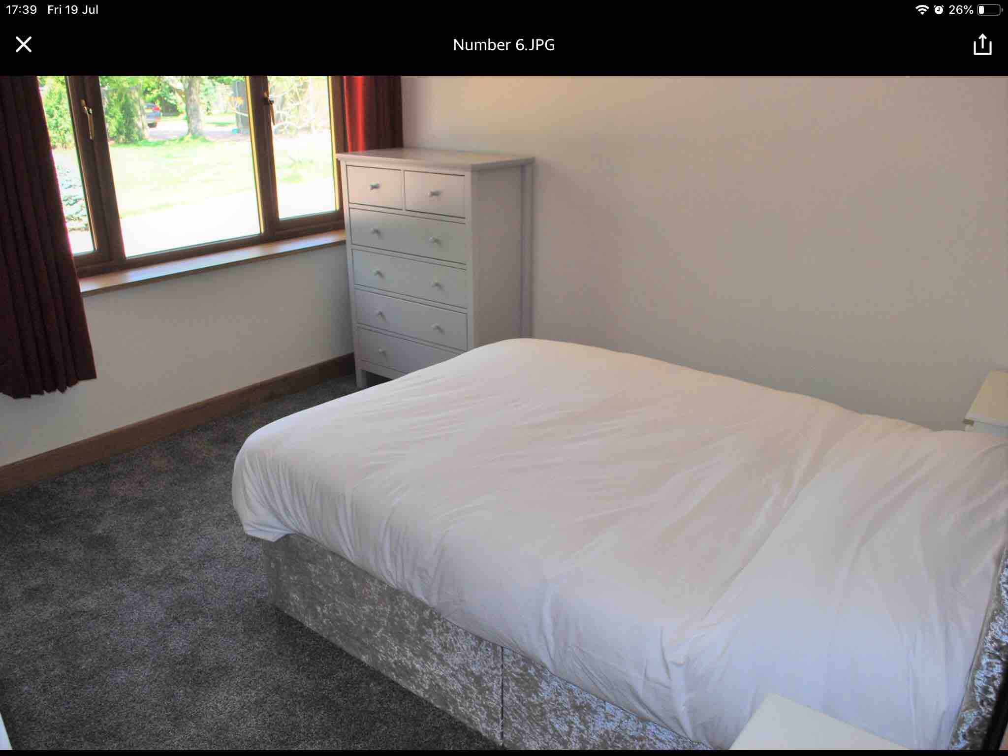 En suite room all bills included RoomsLocal image