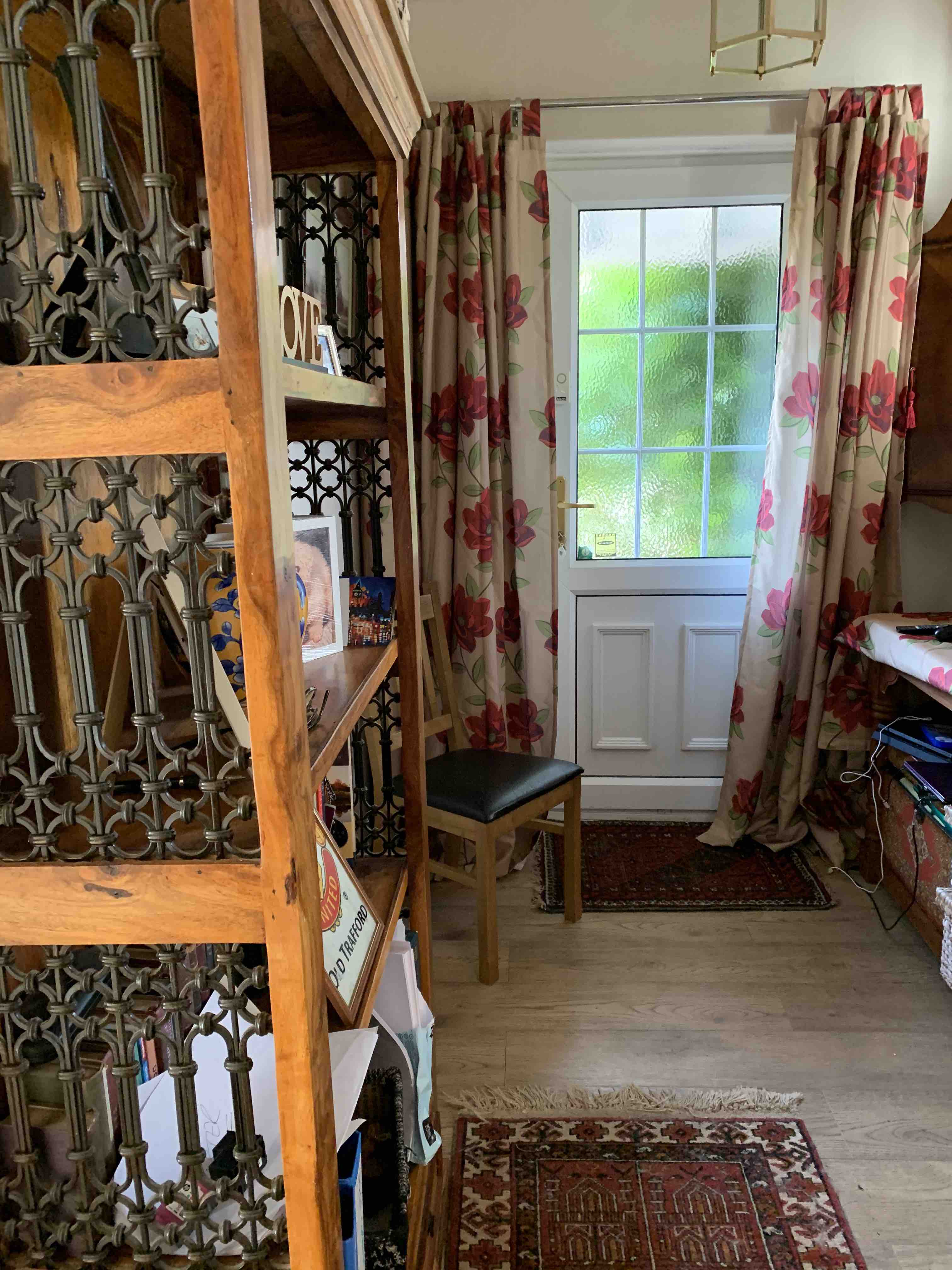 WiFi and odd meals included RoomsLocal image