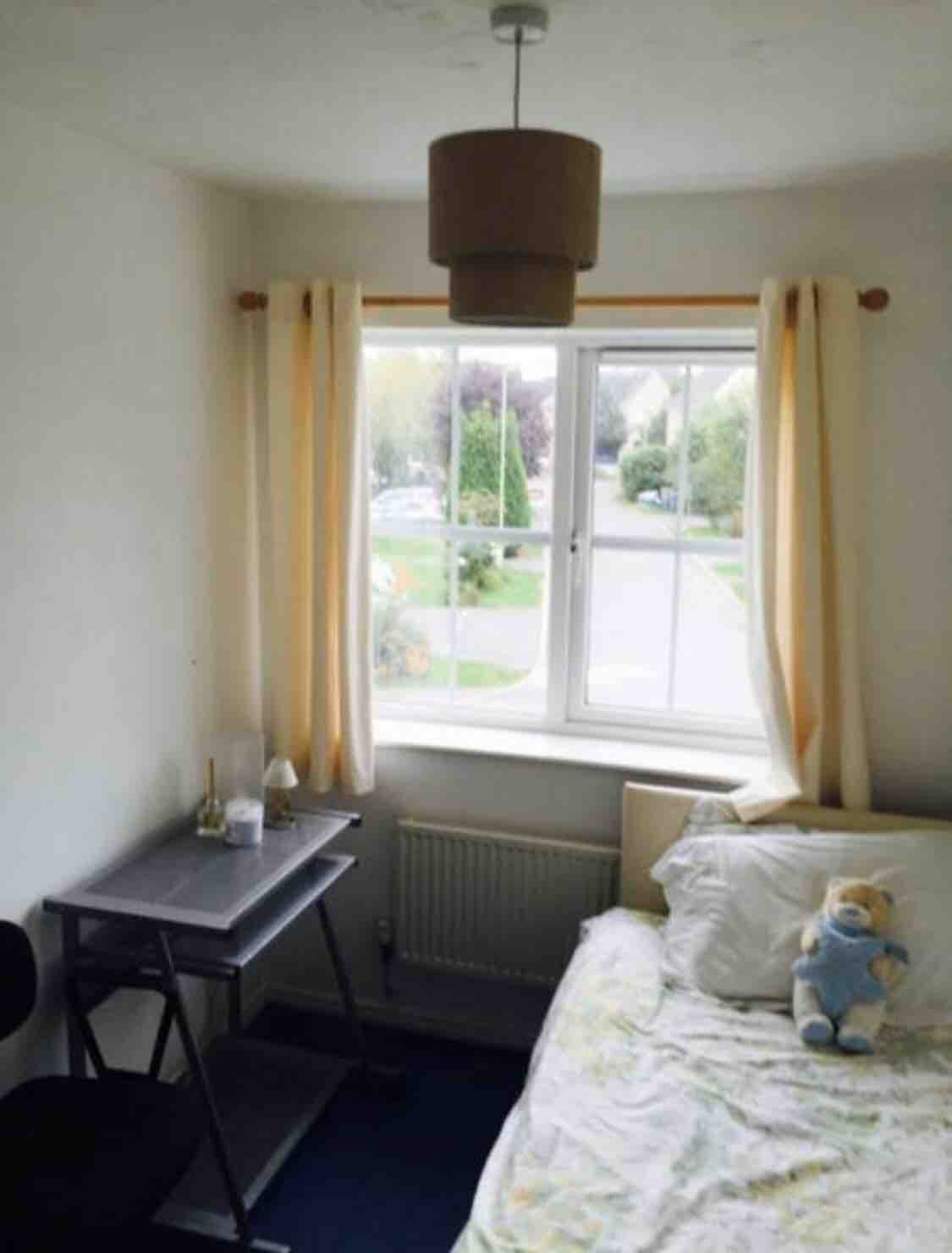 medium room 450 bills include RoomsLocal image