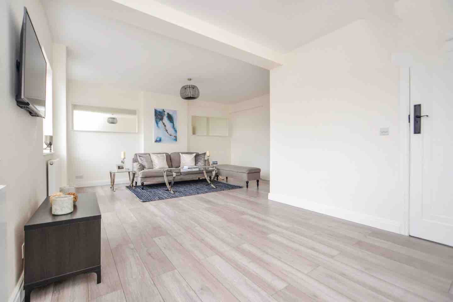 RoomsLocal image