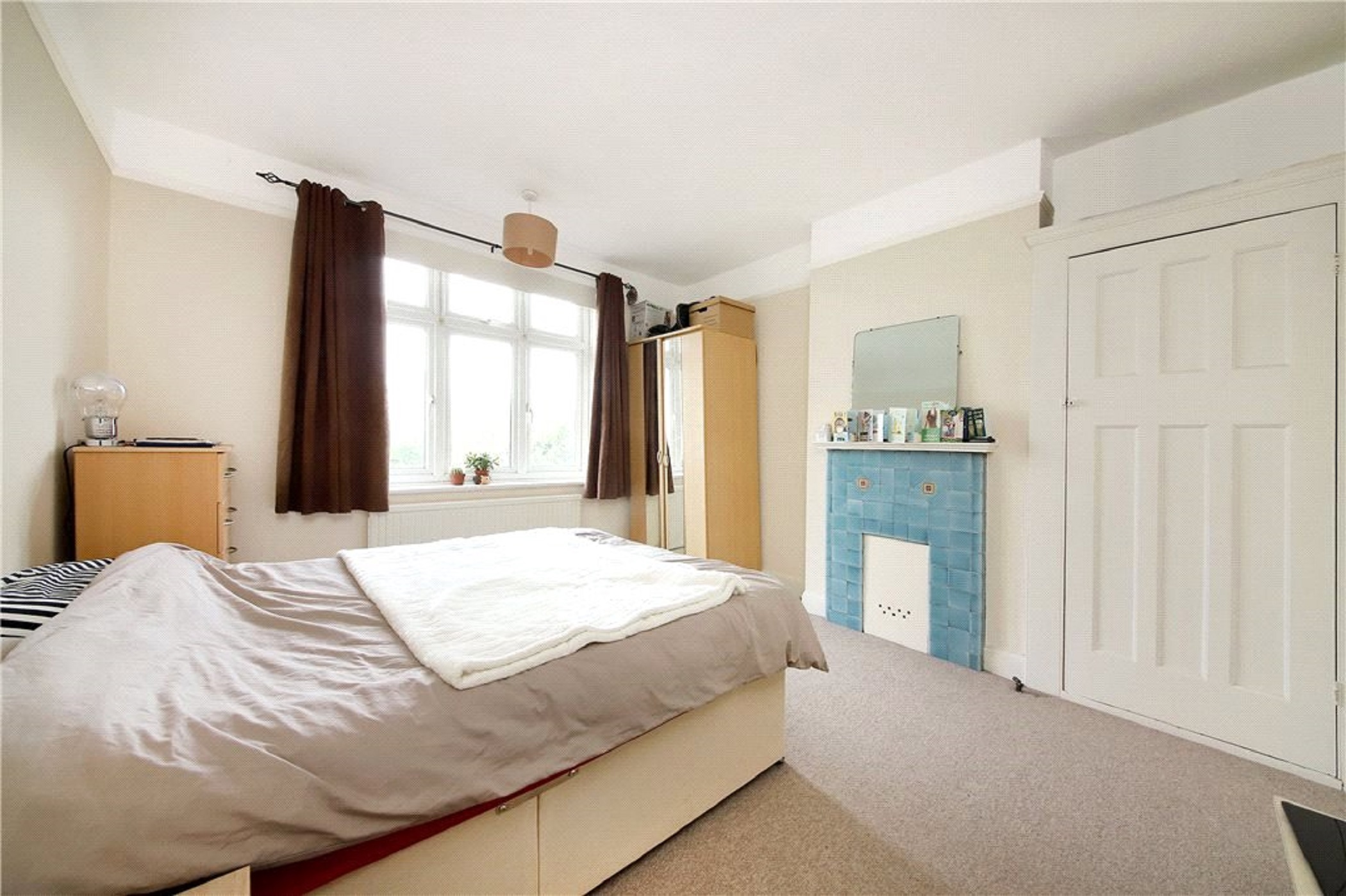 Fantactic double bedroom available in Islington London image