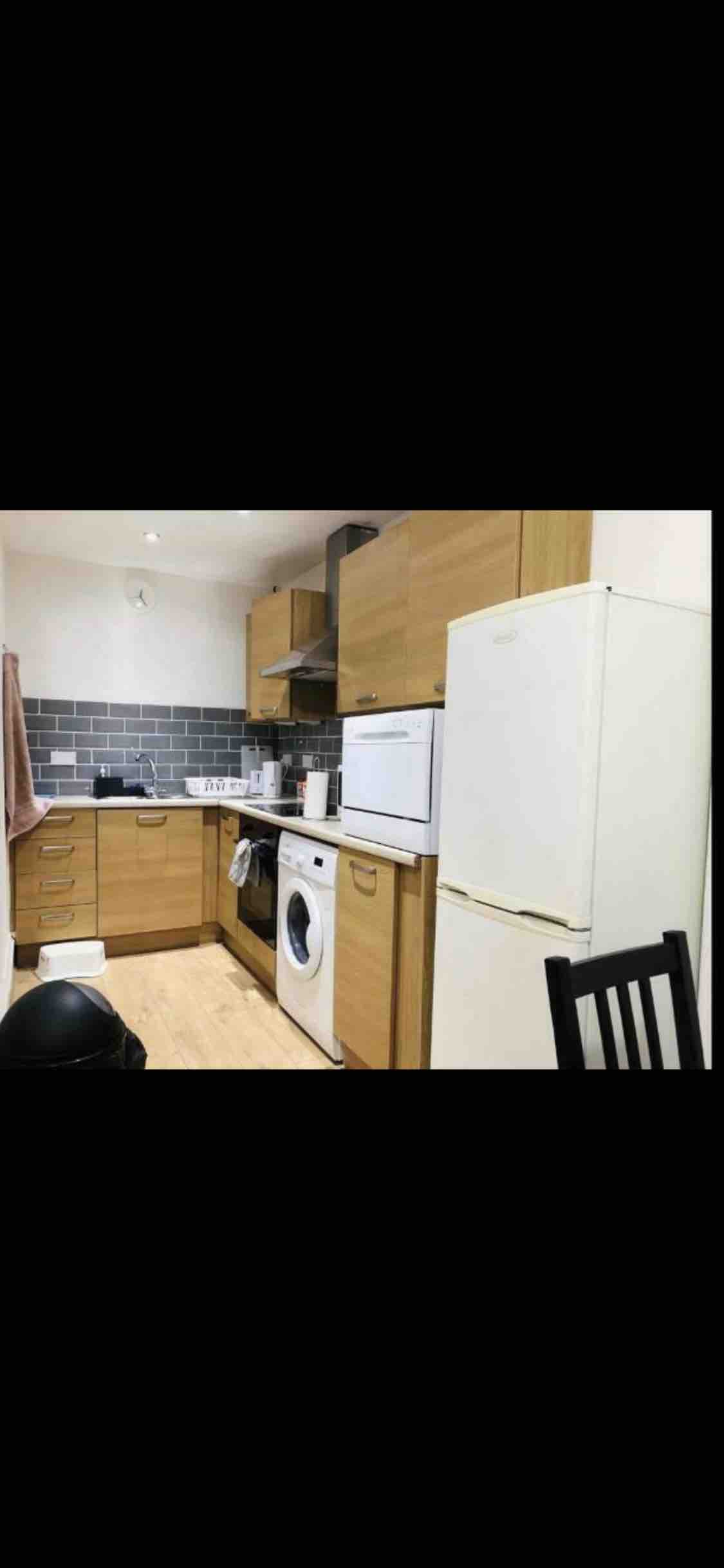 Room to Rent RoomsLocal image