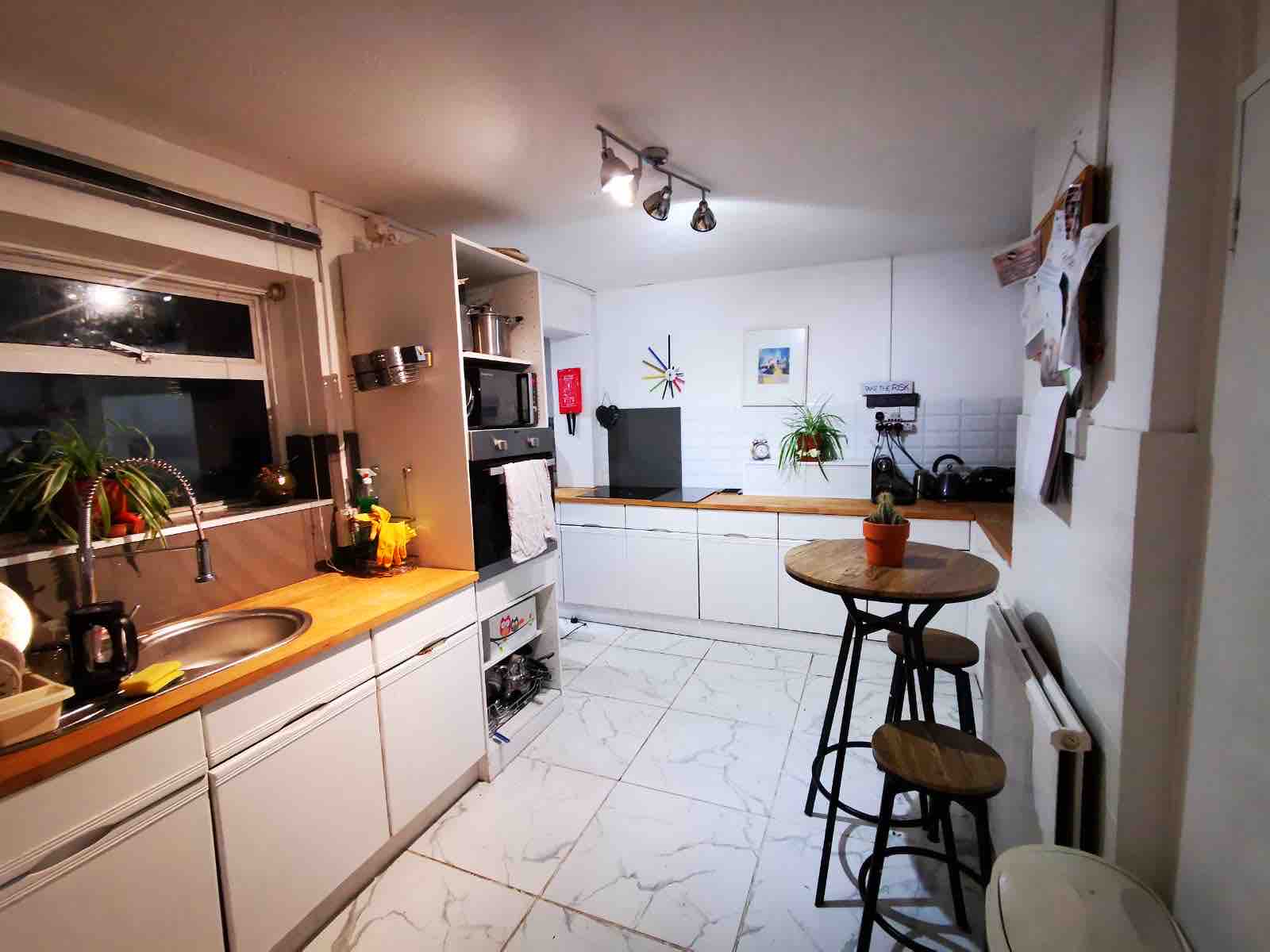  RoomsLocal image