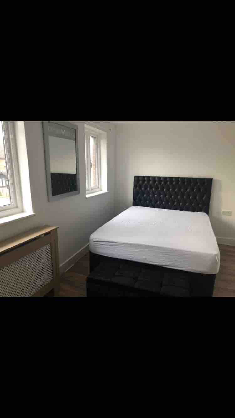 1 Bedroom west Drayton £600 Month RoomsLocal image
