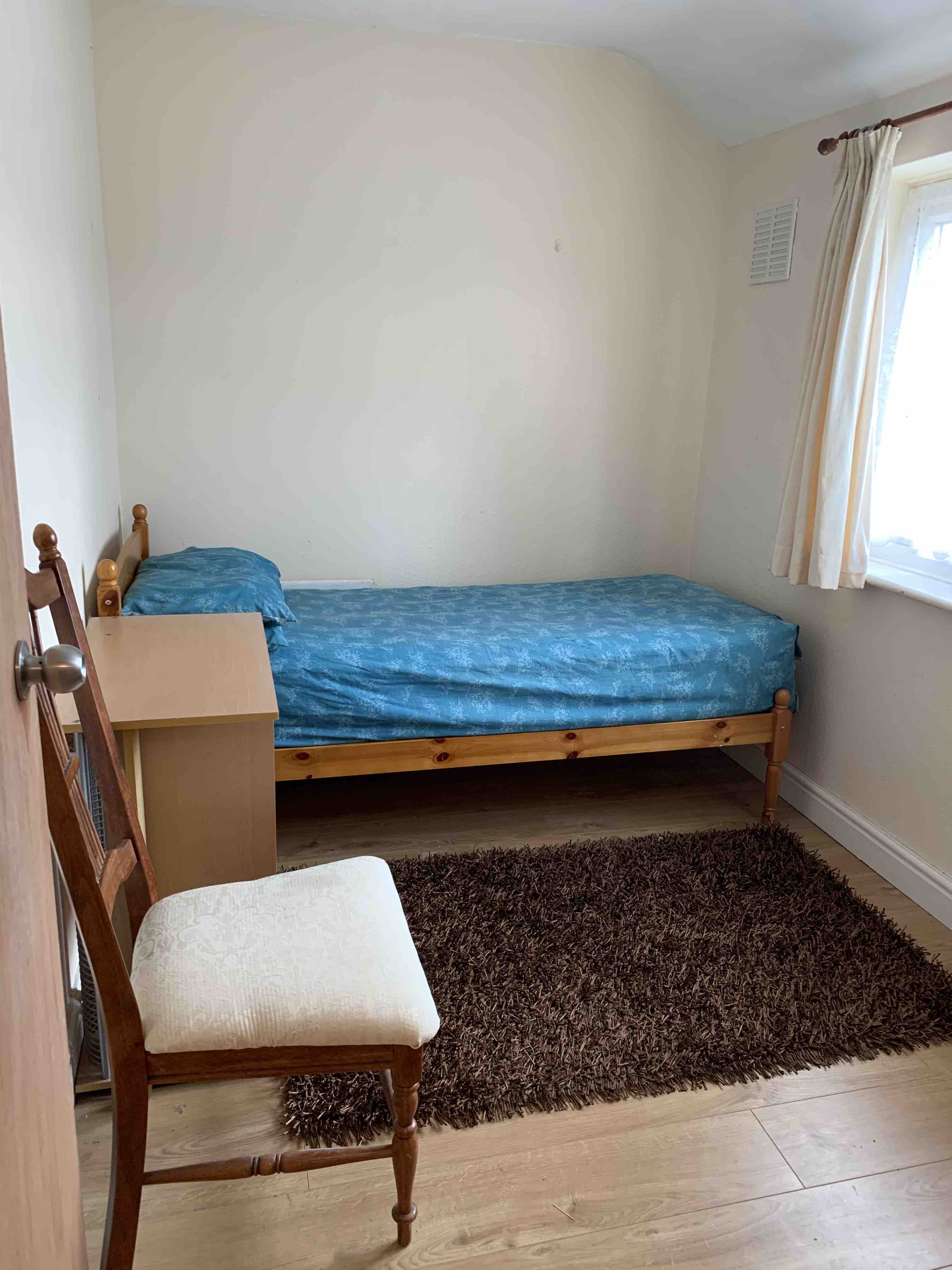 Double bedroom in Twickenham RoomsLocal image