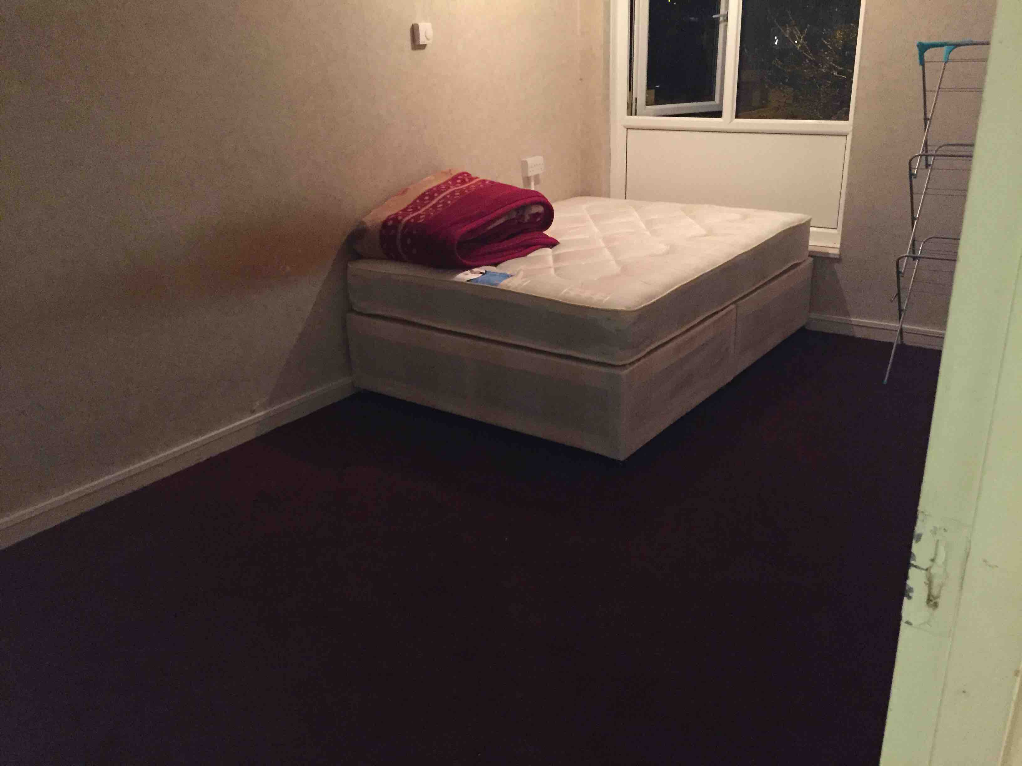 1 room in London, NW95TG RoomsLocal image