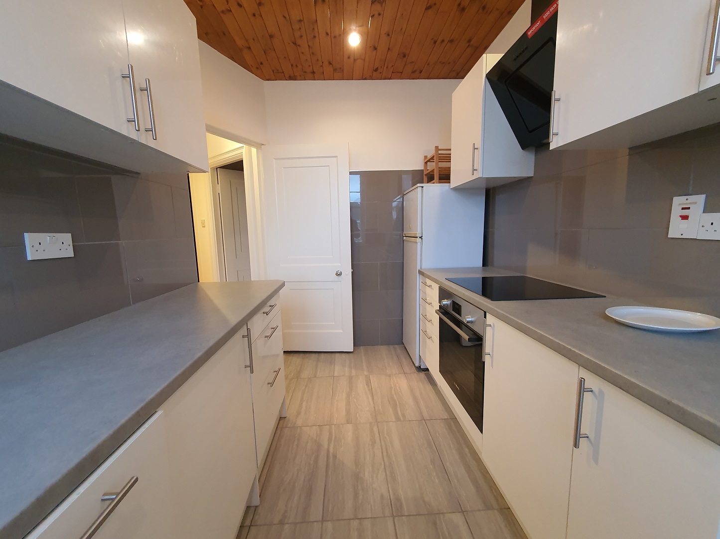 Charming double bedroom in Marylebone London available RoomsLocal image
