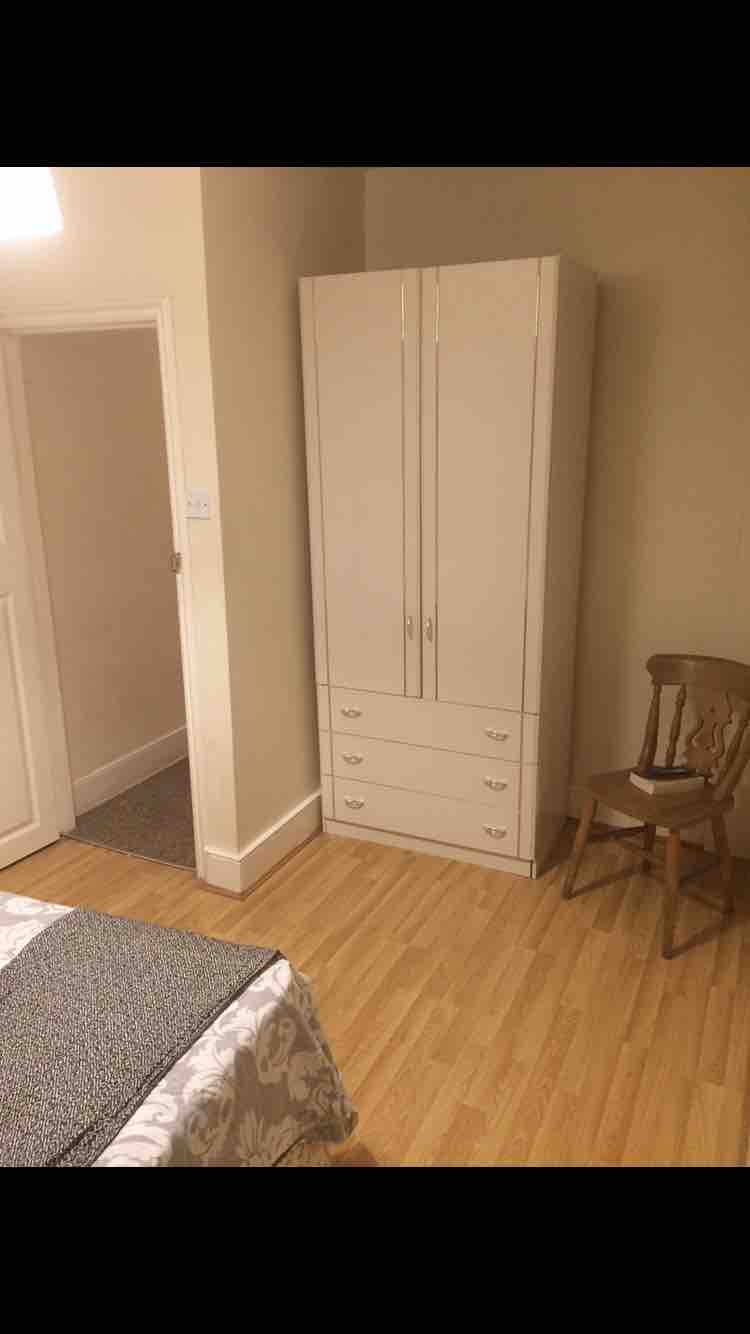 Housemate needed for a double room! RoomsLocal image
