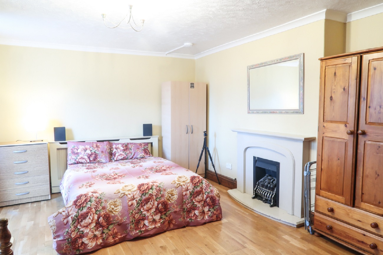Awesome and beautiful double bedroom apartment image