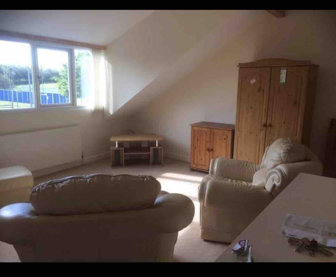 Female House Share, Chesterfield RoomsLocal image