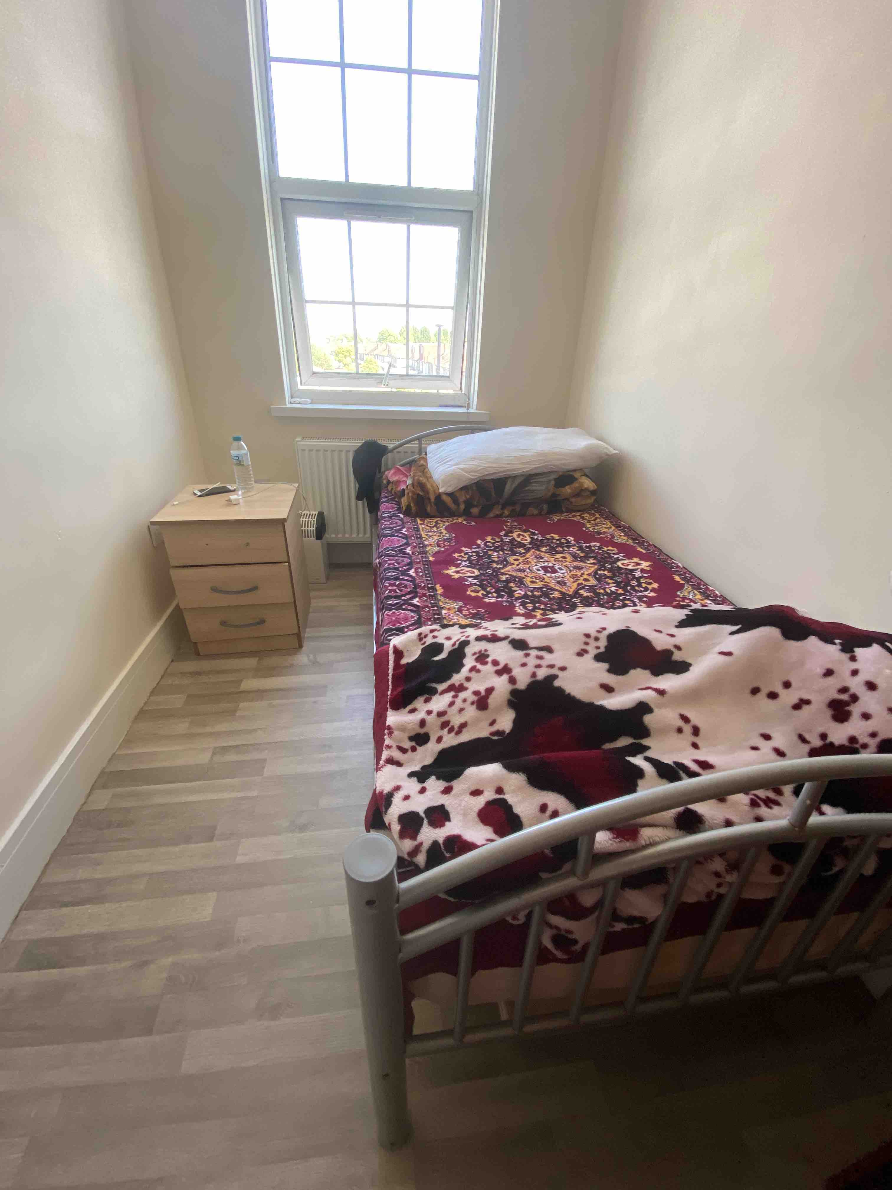 2 bedrooms RoomsLocal image