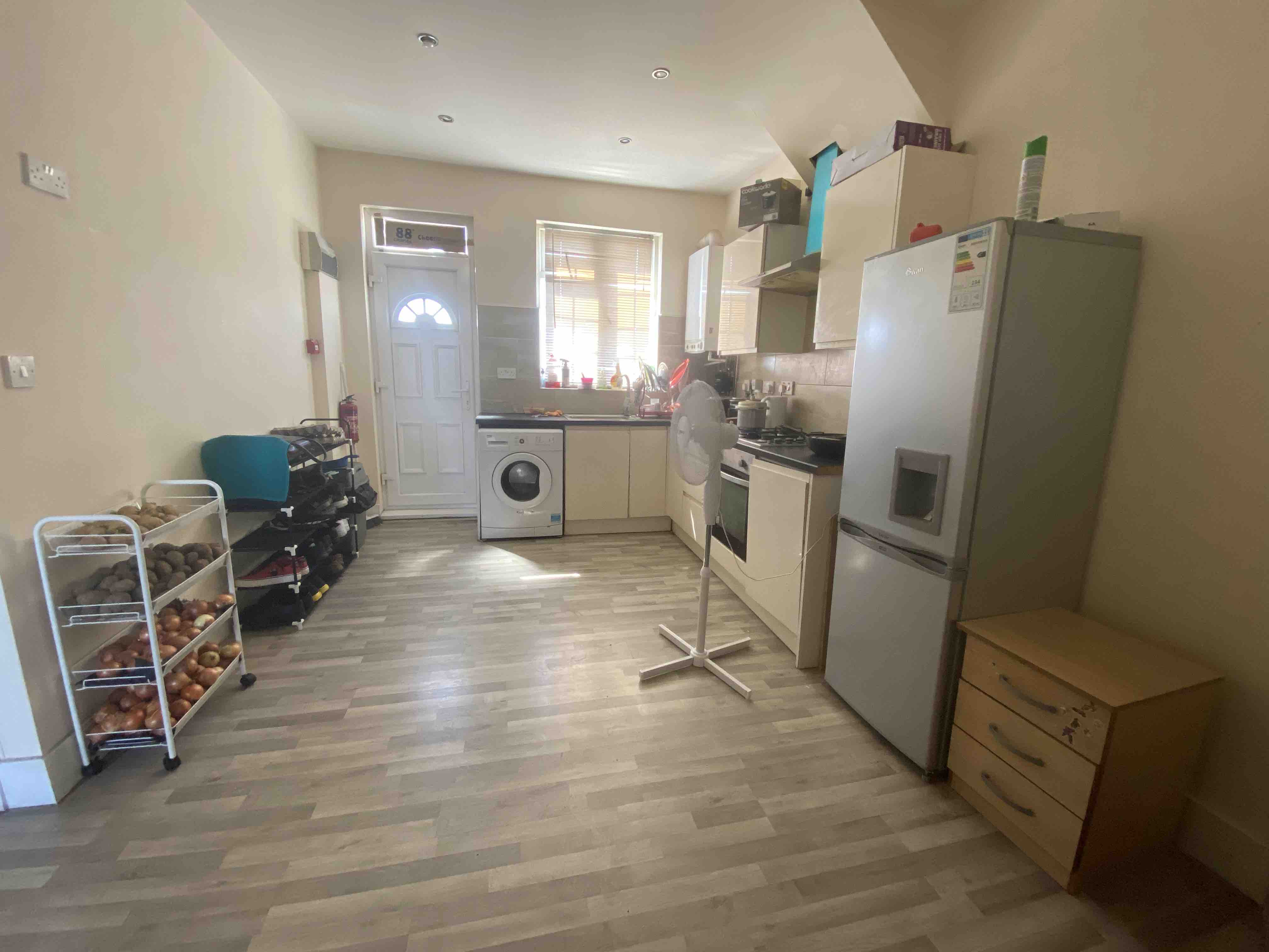 2 bedrooms RoomsLocal image